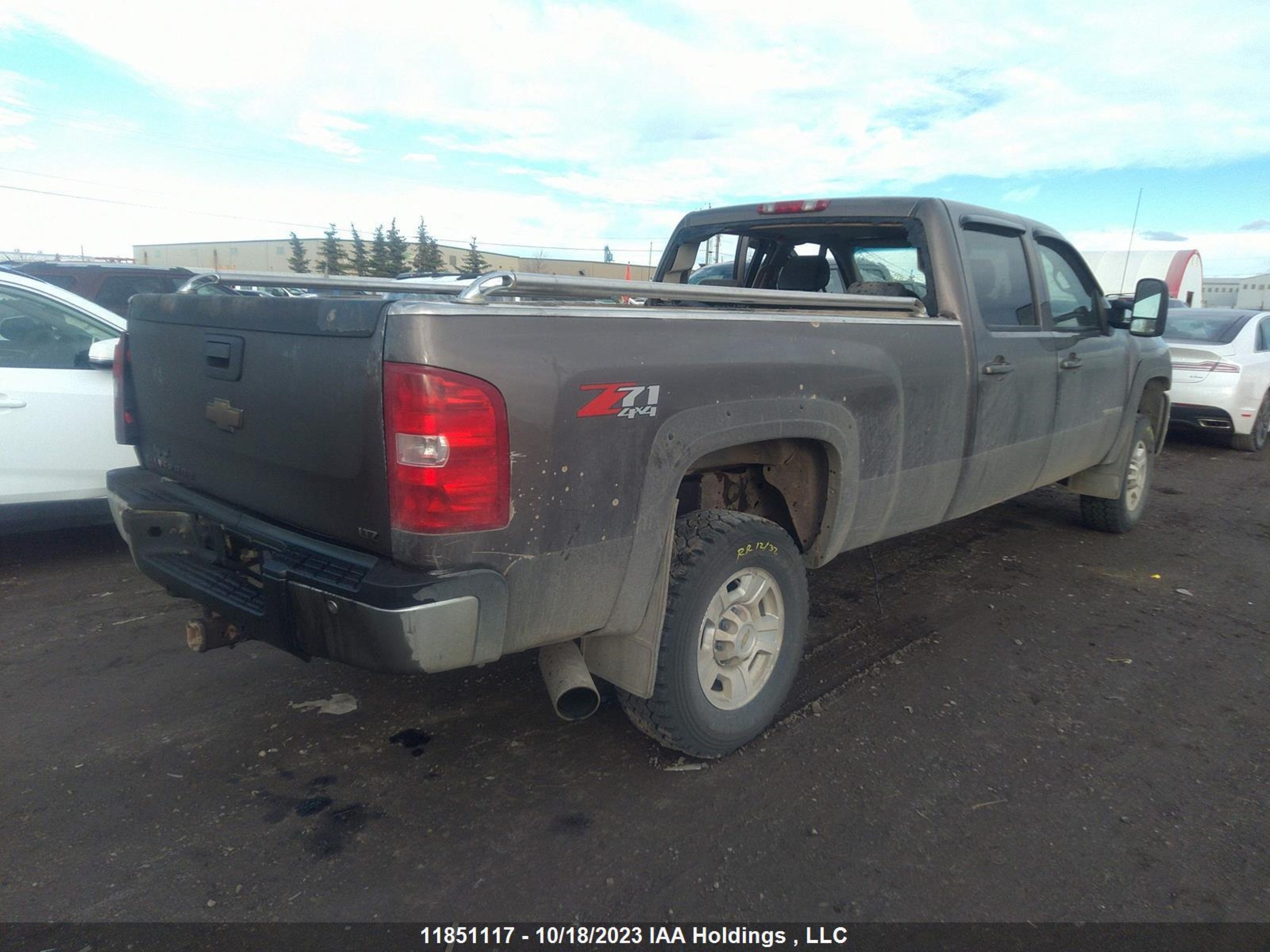 Photo 3 VIN: 1GCHK33618F103418 - CHEVROLET SILVERADO 