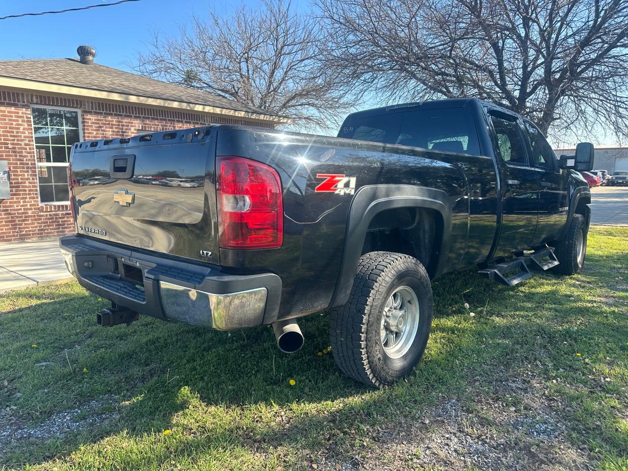 Photo 3 VIN: 1GCHK33618F198918 - CHEVROLET SILVERADO 