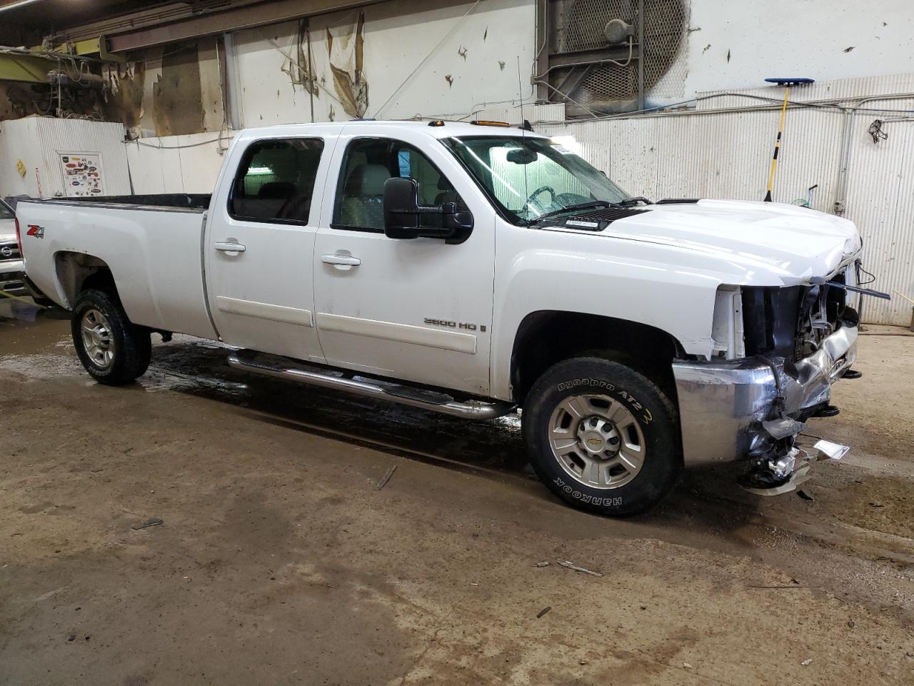 Photo 3 VIN: 1GCHK33668F221187 - CHEVROLET SILVERADO 