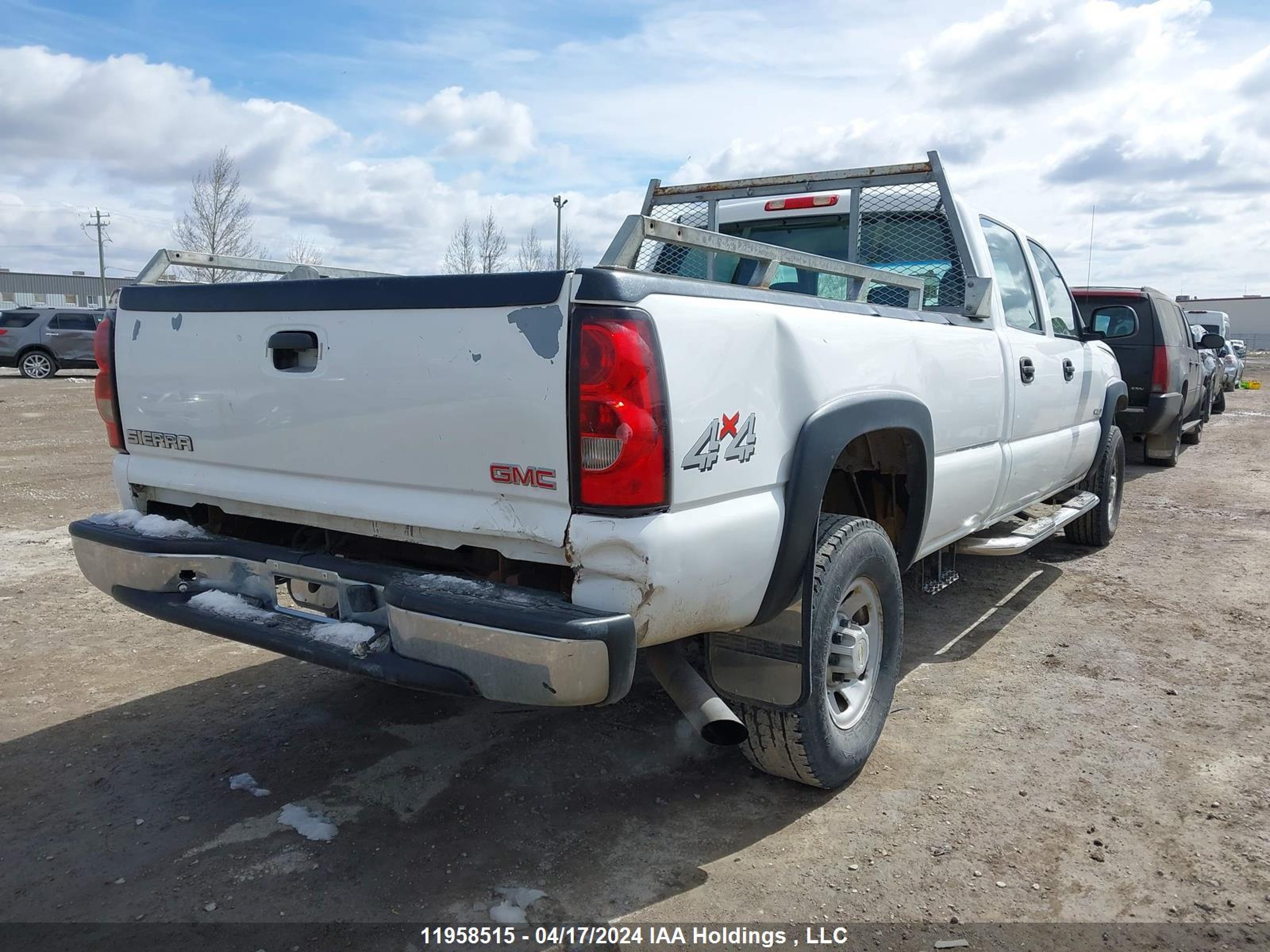 Photo 3 VIN: 1GCHK33U07F198695 - CHEVROLET SILVERADO 