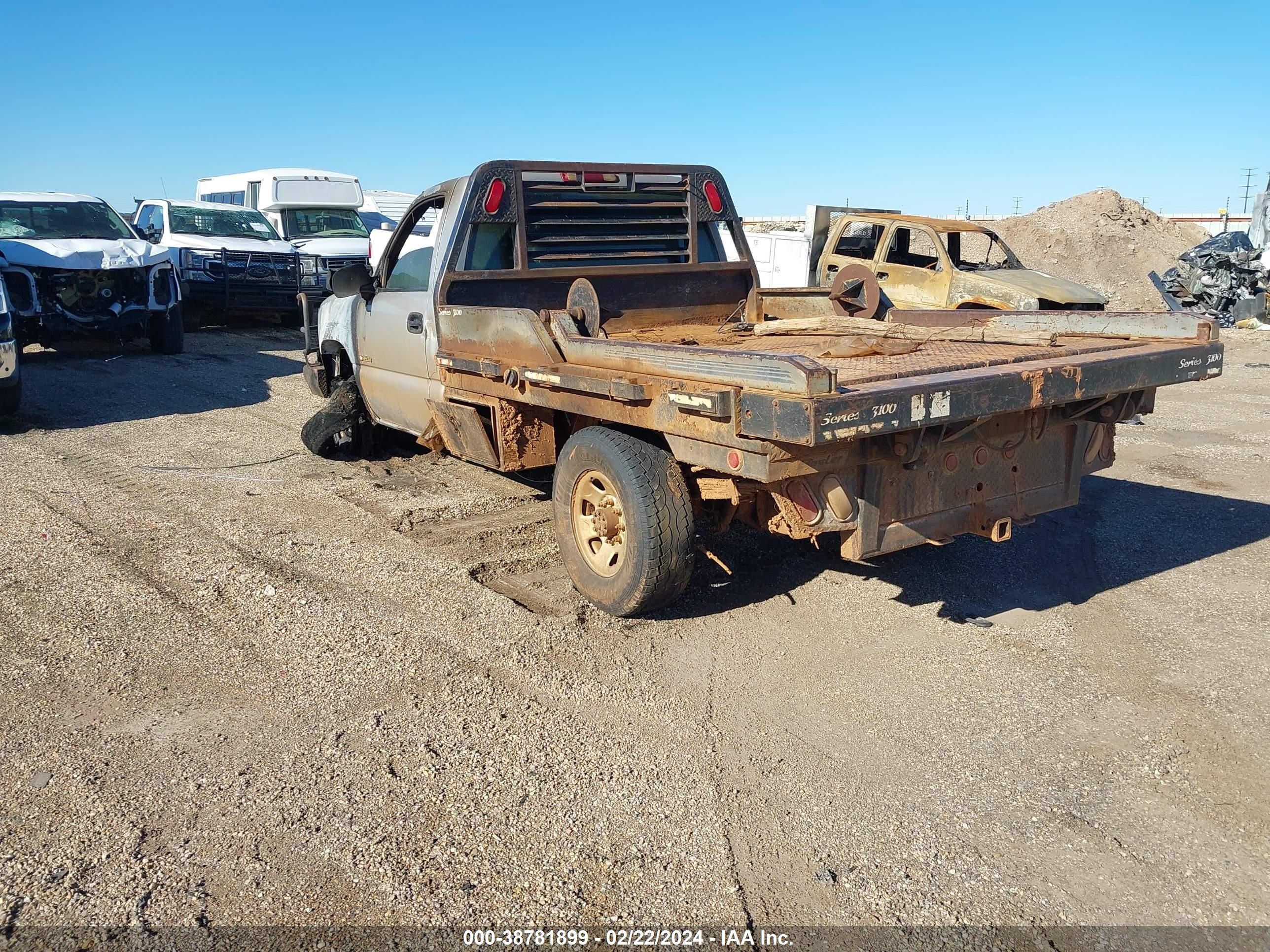 Photo 2 VIN: 1GCHK34U94E236439 - CHEVROLET SILVERADO 