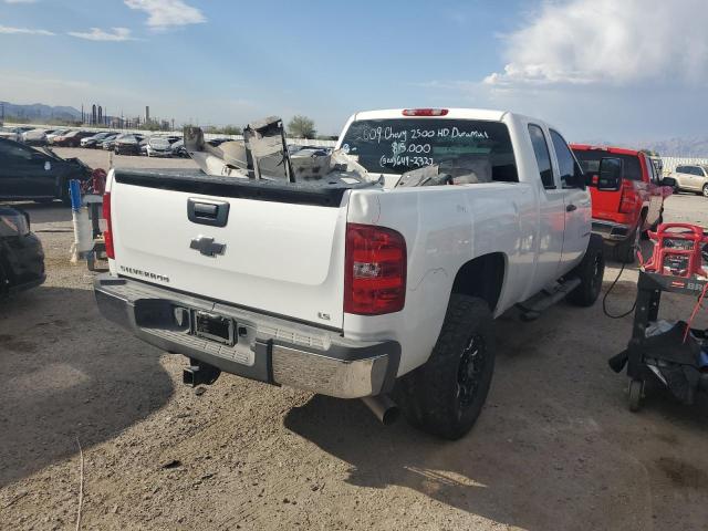 Photo 2 VIN: 1GCHK49609E157054 - CHEVROLET SILVERADO 