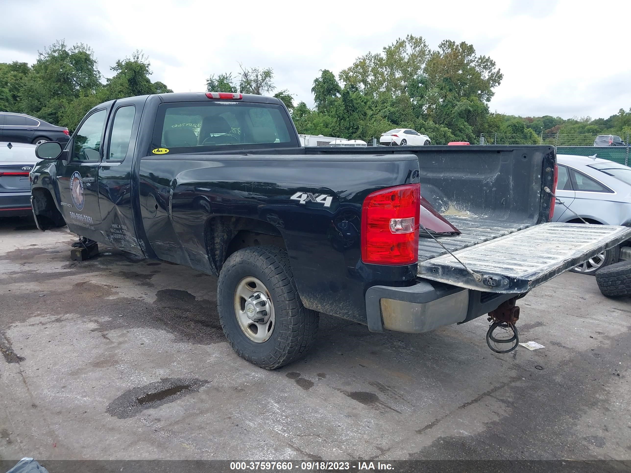 Photo 2 VIN: 1GCHK49K39E161273 - CHEVROLET SILVERADO 