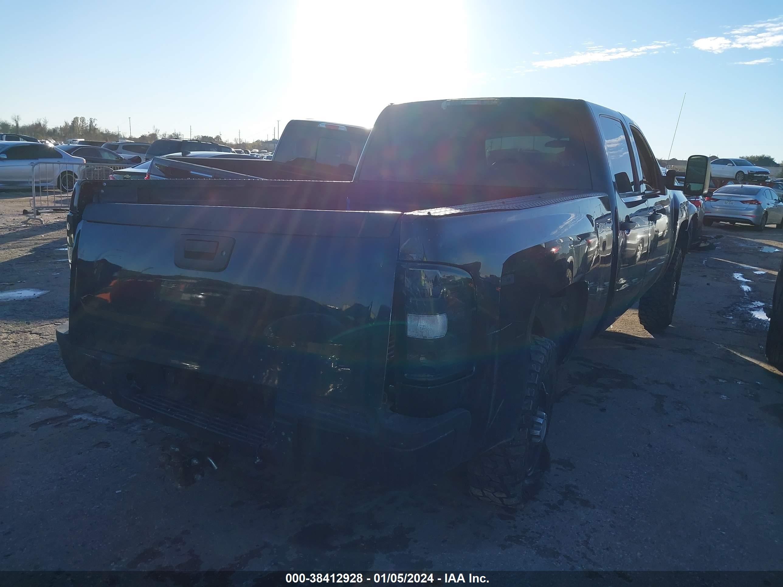 Photo 3 VIN: 1GCHK53659F172237 - CHEVROLET SILVERADO 