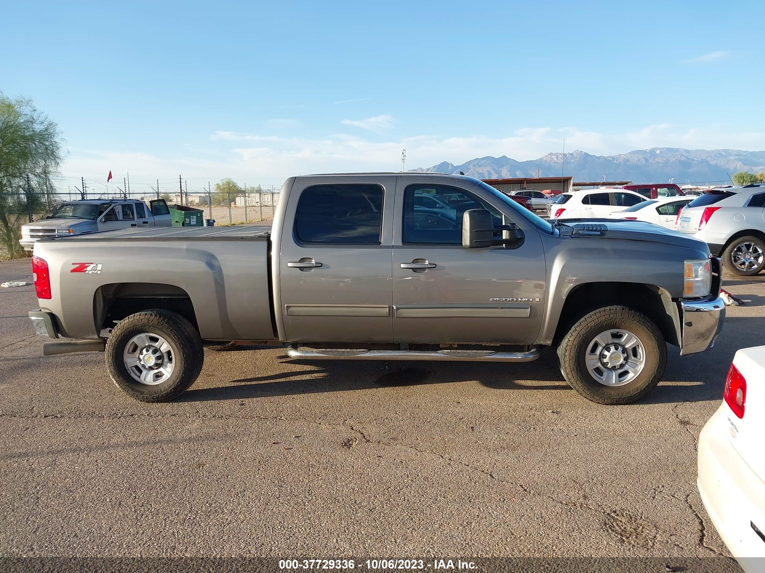 Photo 12 VIN: 1GCHK63639F125245 - CHEVROLET SILVERADO 