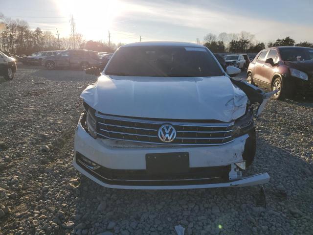 Photo 4 VIN: 1GCHSBEA4K1158719 - VOLKSWAGEN PASSAT 