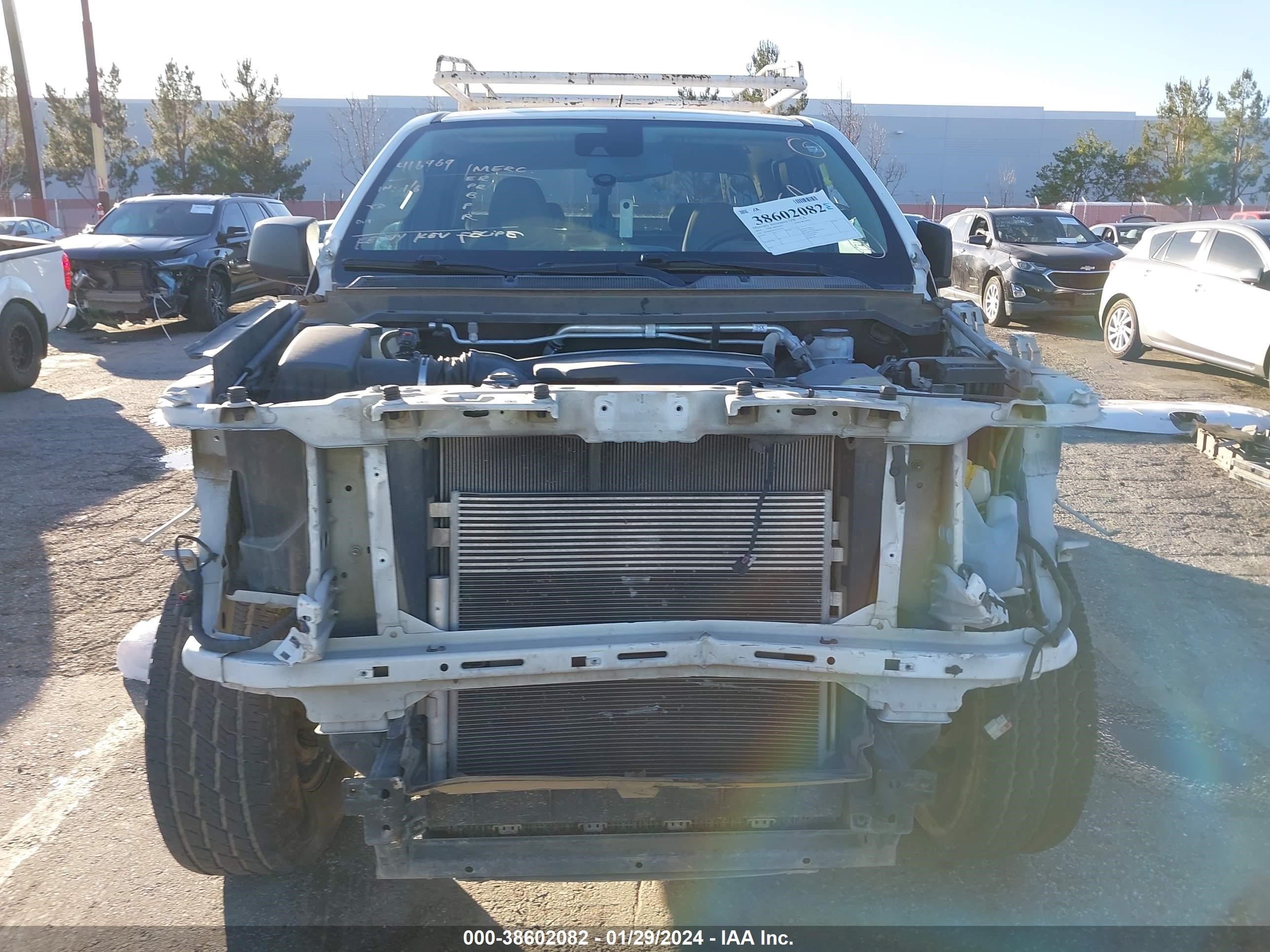 Photo 12 VIN: 1GCHSBEAXJ1105392 - CHEVROLET COLORADO 