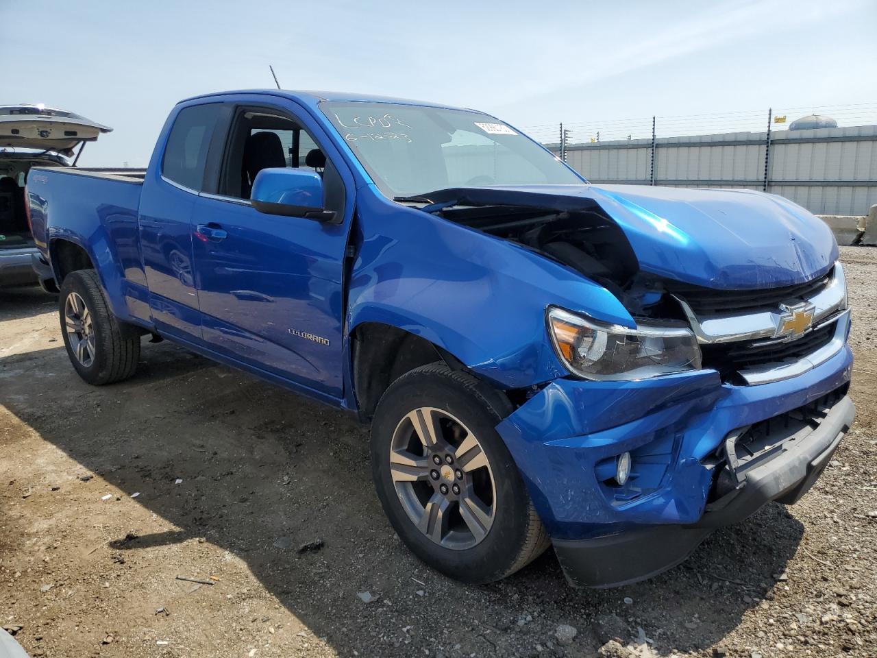 Photo 3 VIN: 1GCHTCEN5J1154540 - CHEVROLET COLORADO 