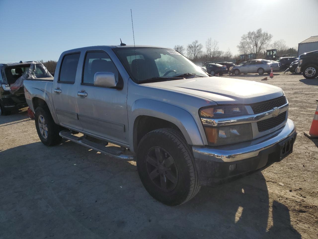 Photo 3 VIN: 1GCHTDFE4B8107075 - CHEVROLET COLORADO 