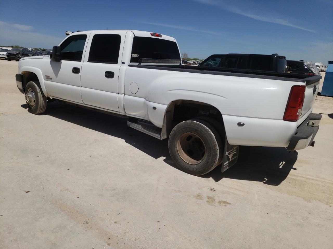 Photo 1 VIN: 1GCJC33193F238514 - CHEVROLET SILVERADO 