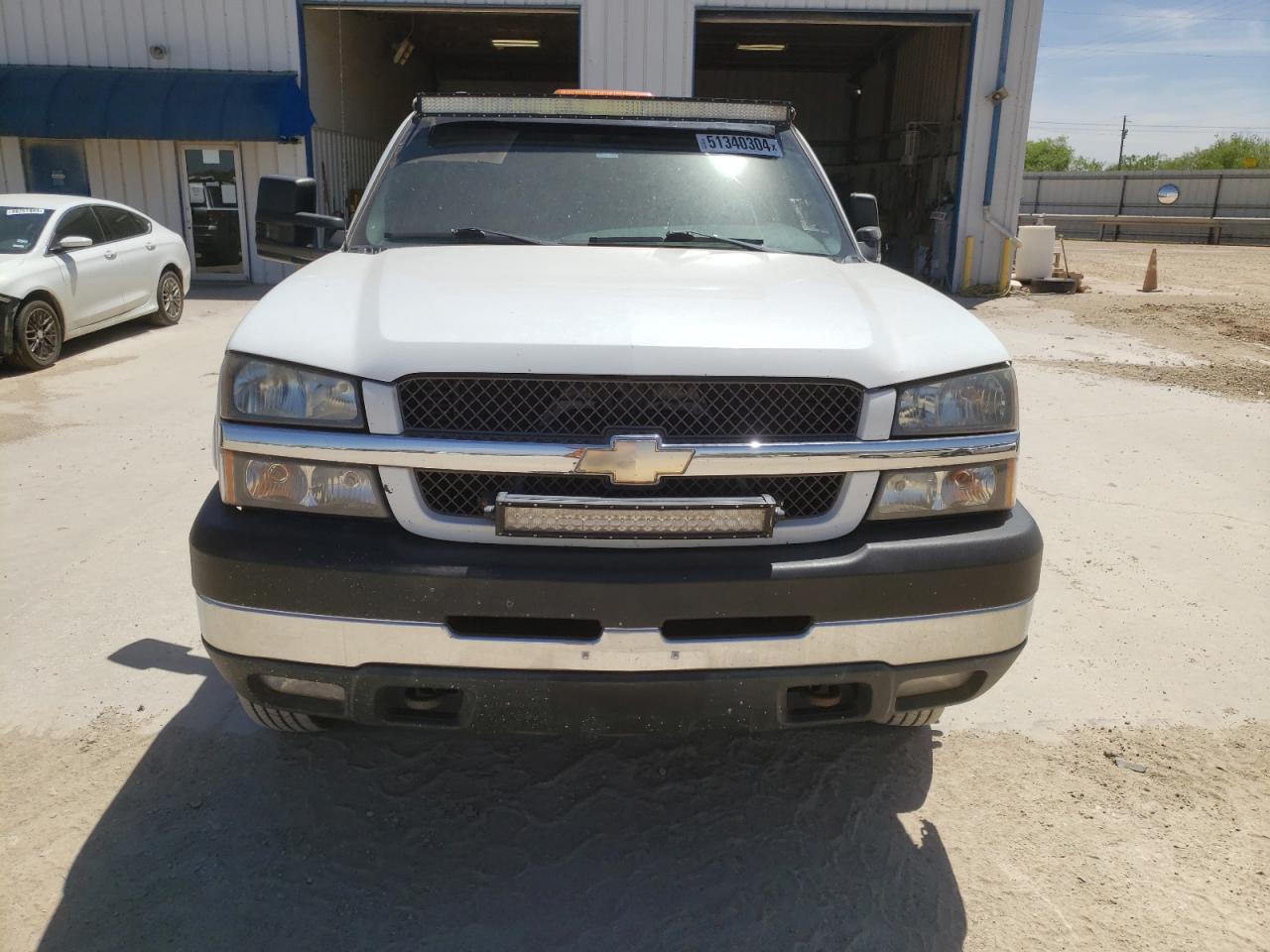 Photo 4 VIN: 1GCJC33193F238514 - CHEVROLET SILVERADO 