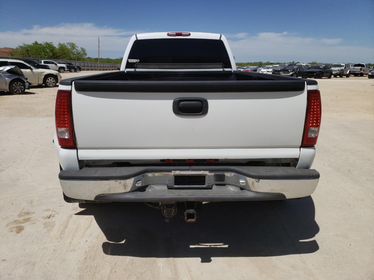 Photo 5 VIN: 1GCJC33193F238514 - CHEVROLET SILVERADO 