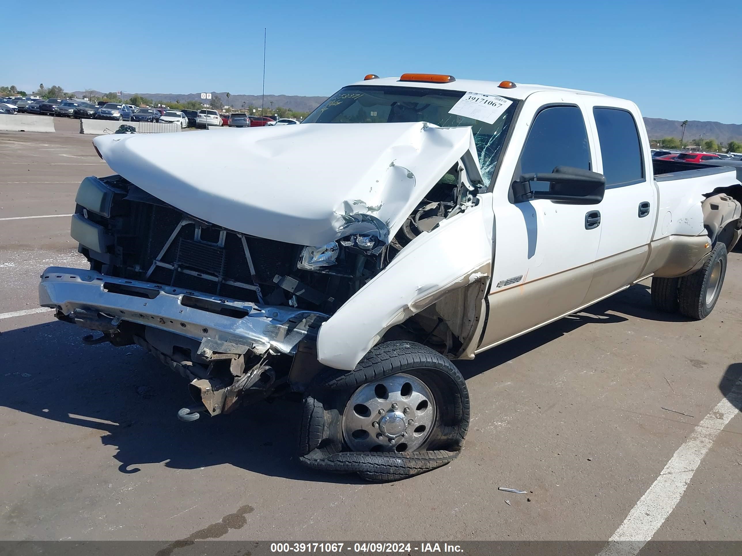 Photo 1 VIN: 1GCJC33U27F185476 - CHEVROLET SILVERADO 