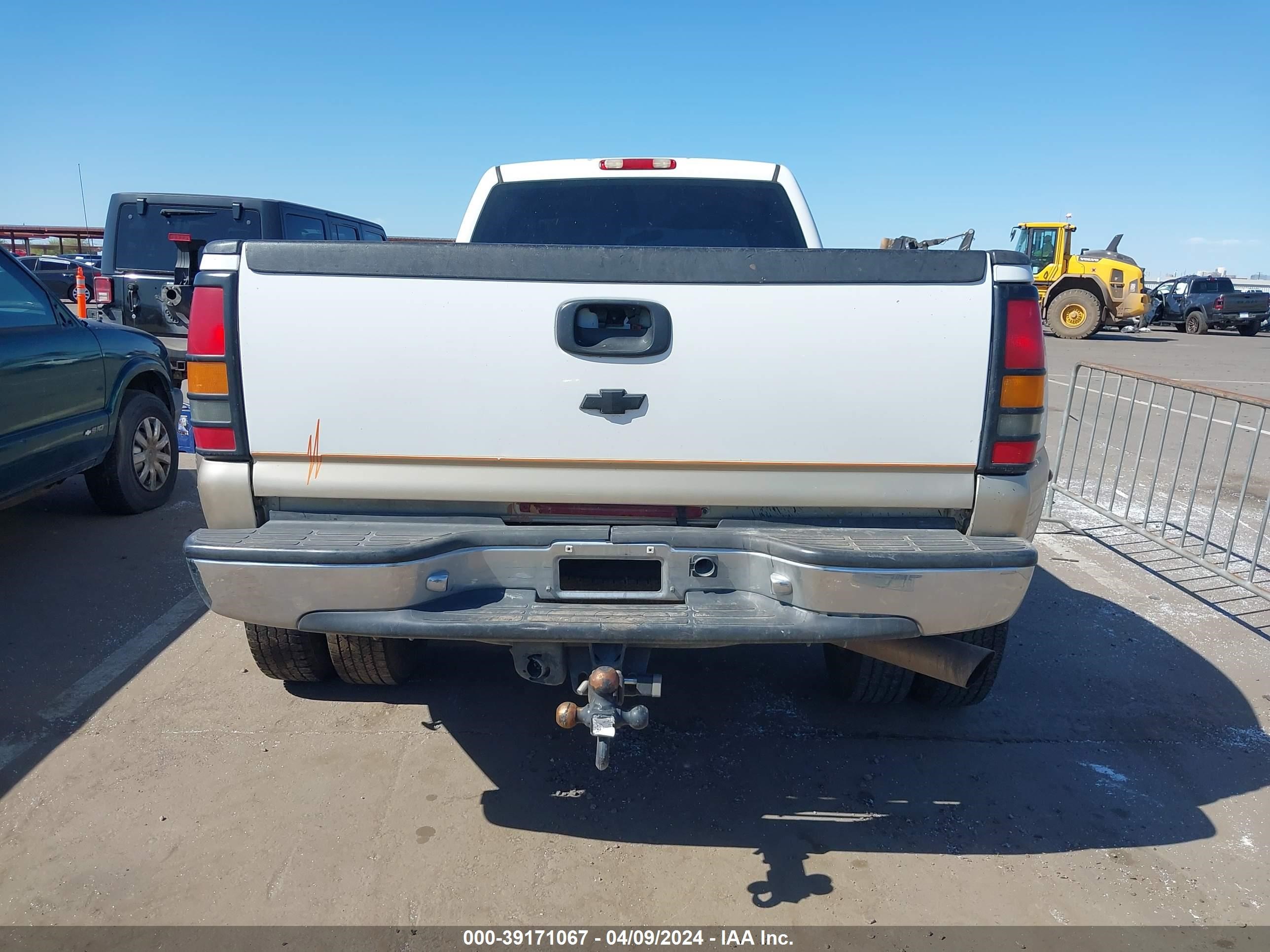 Photo 14 VIN: 1GCJC33U27F185476 - CHEVROLET SILVERADO 