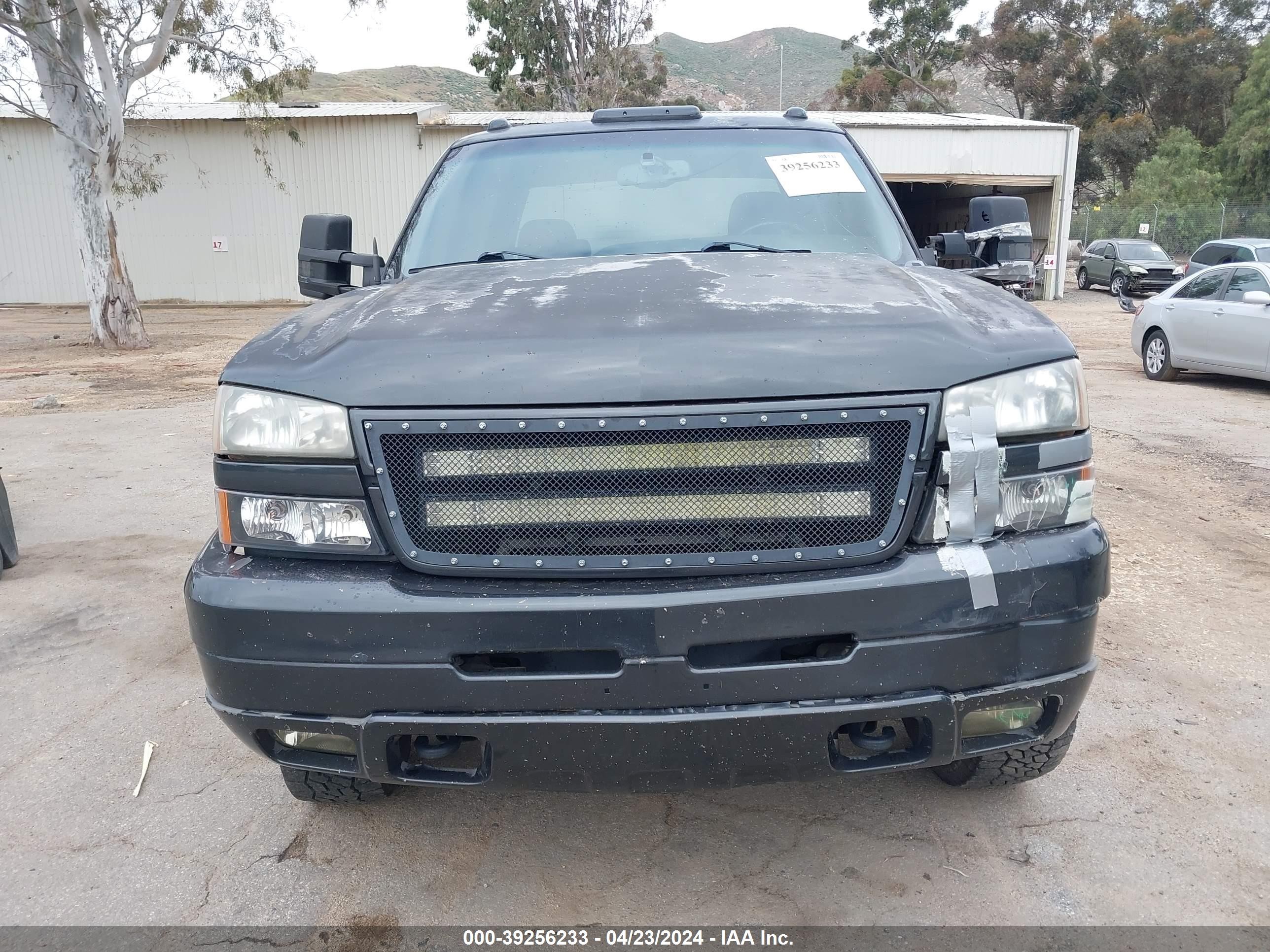 Photo 11 VIN: 1GCJK33104F105841 - CHEVROLET SILVERADO 