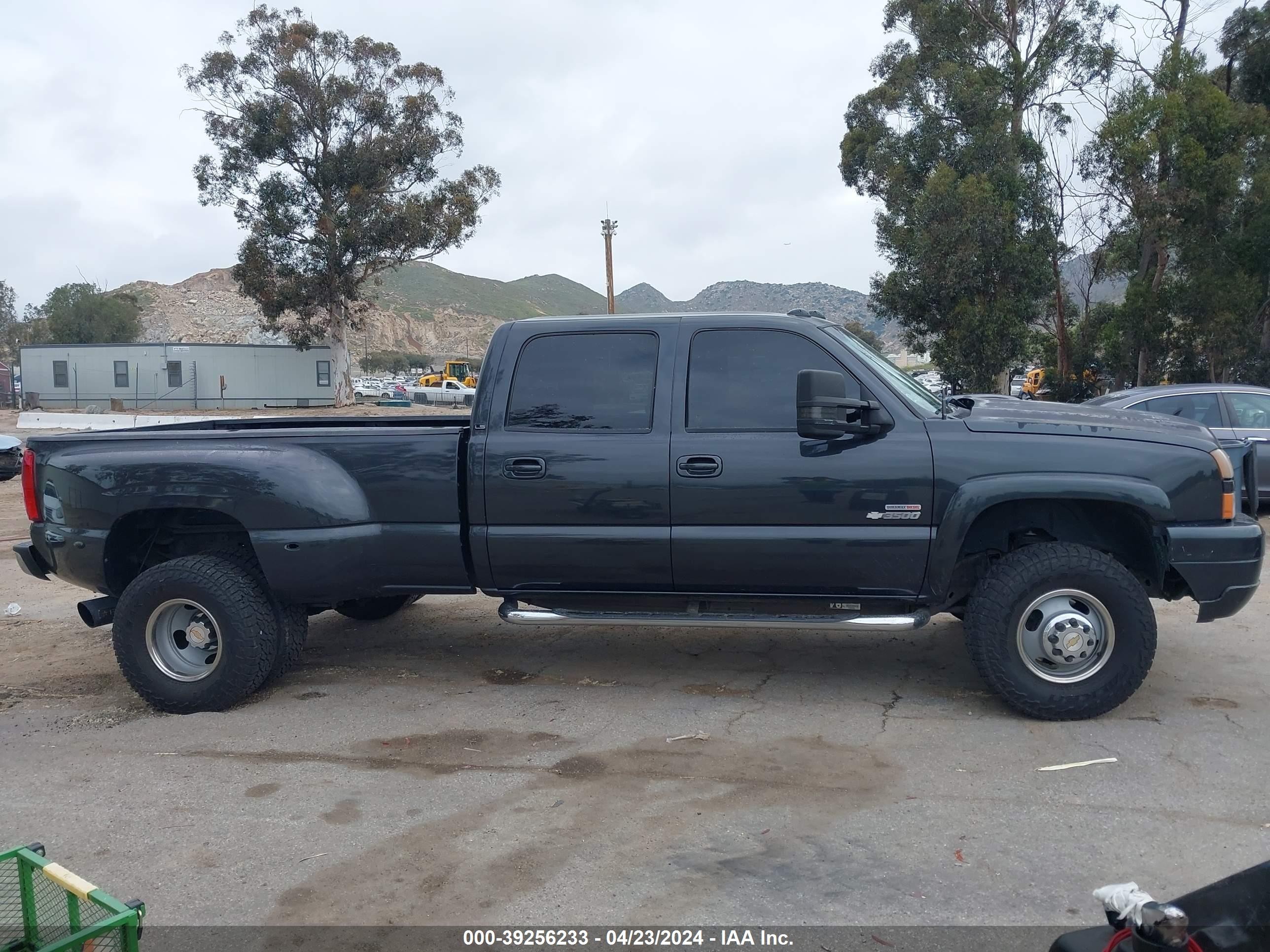 Photo 12 VIN: 1GCJK33104F105841 - CHEVROLET SILVERADO 