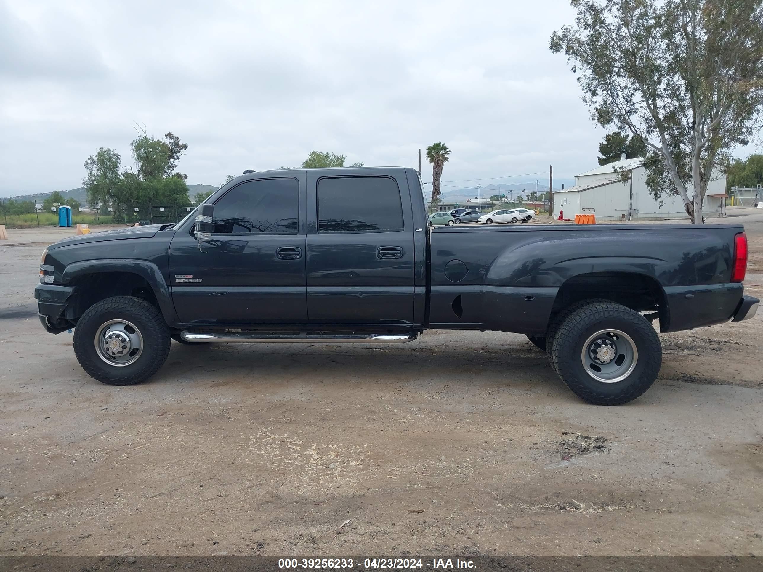 Photo 13 VIN: 1GCJK33104F105841 - CHEVROLET SILVERADO 