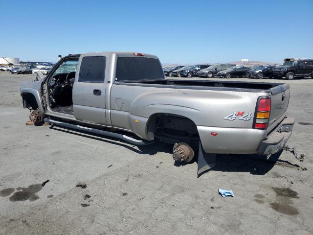 Photo 1 VIN: 1GCJK33162F107204 - CHEVROLET SILVERADO 