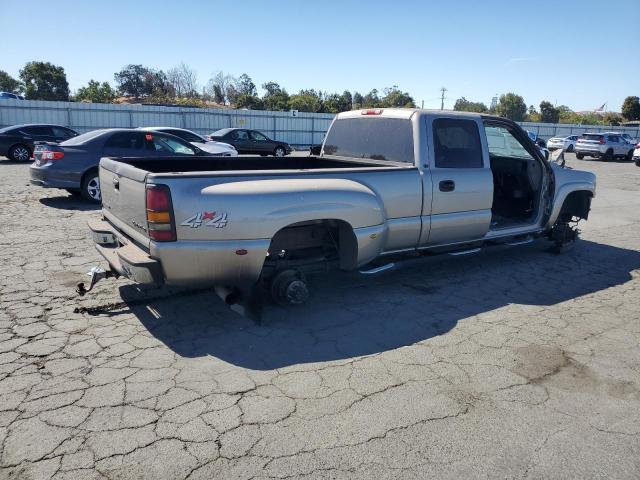 Photo 2 VIN: 1GCJK33162F107204 - CHEVROLET SILVERADO 