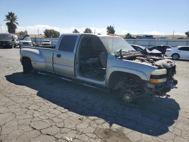 Photo 3 VIN: 1GCJK33162F107204 - CHEVROLET SILVERADO 