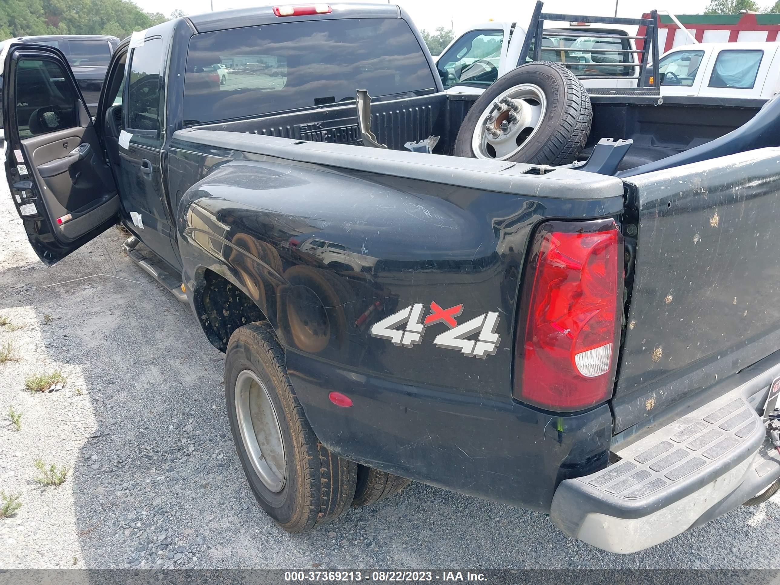 Photo 3 VIN: 1GCJK33215F887576 - CHEVROLET SILVERADO 