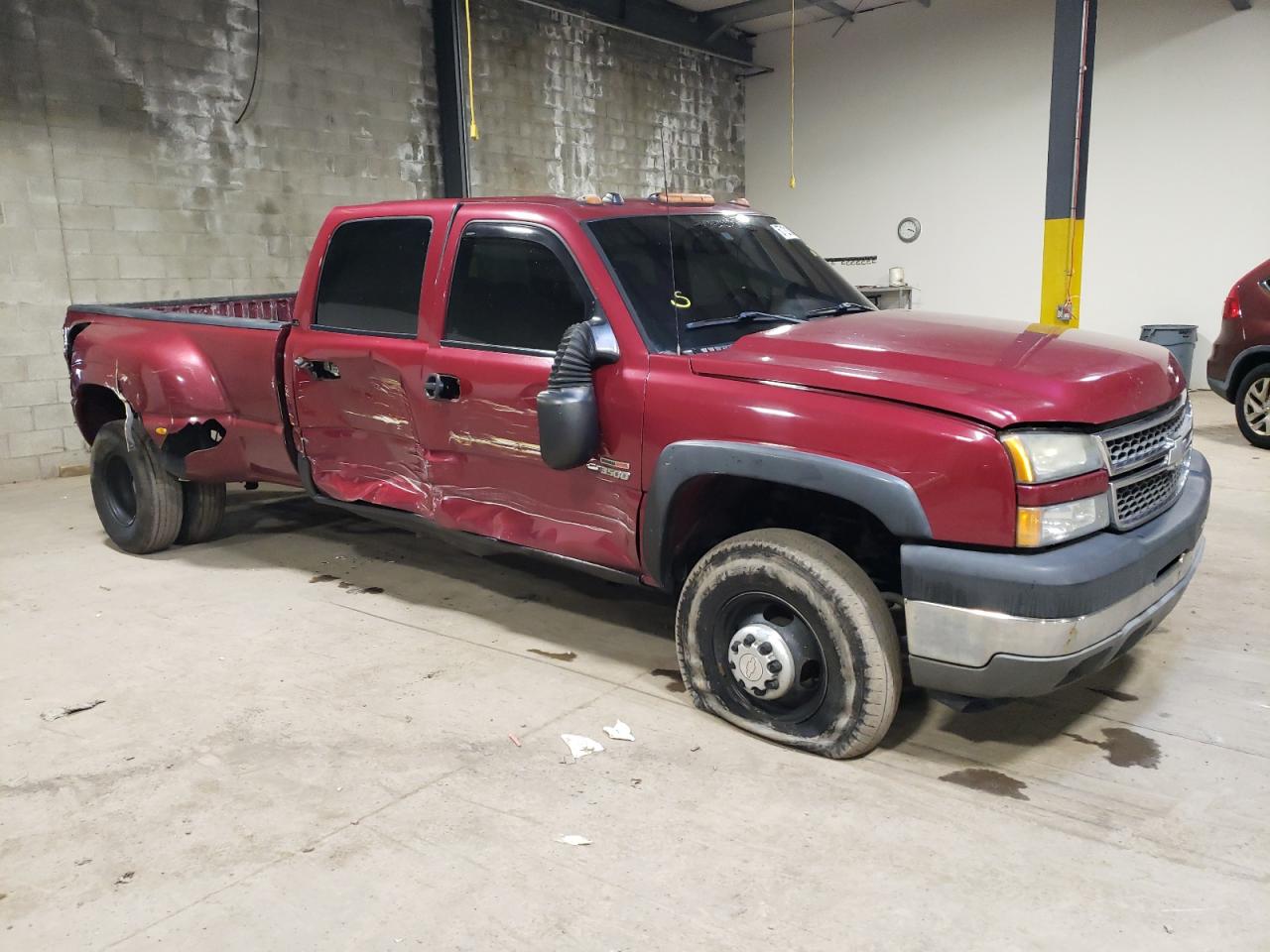 Photo 3 VIN: 1GCJK33235F882587 - CHEVROLET SILVERADO 