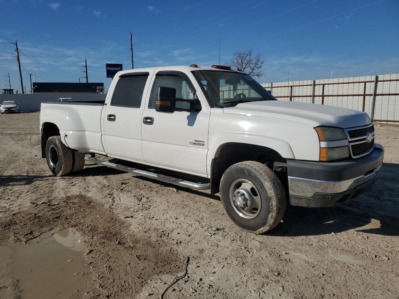 Photo 3 VIN: 1GCJK33236F132883 - CHEVROLET SILVERADO 