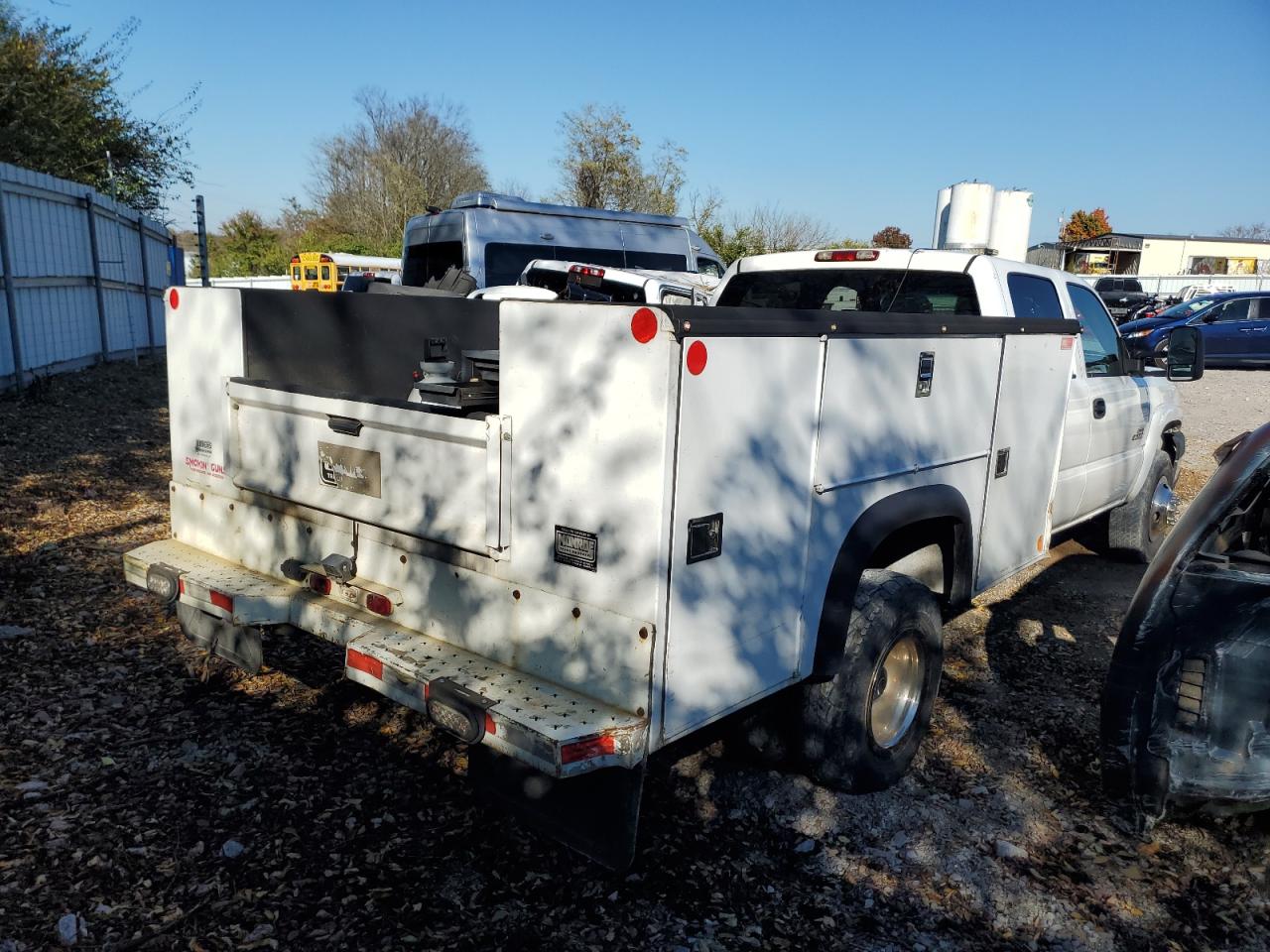 Photo 2 VIN: 1GCJK33286F123838 - CHEVROLET SILVERADO 