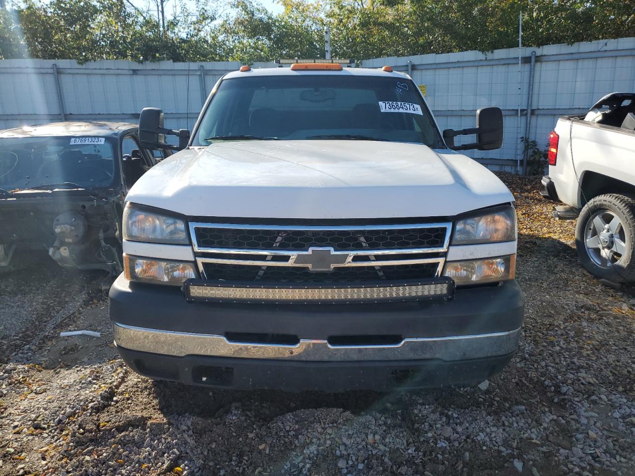 Photo 4 VIN: 1GCJK33286F123838 - CHEVROLET SILVERADO 