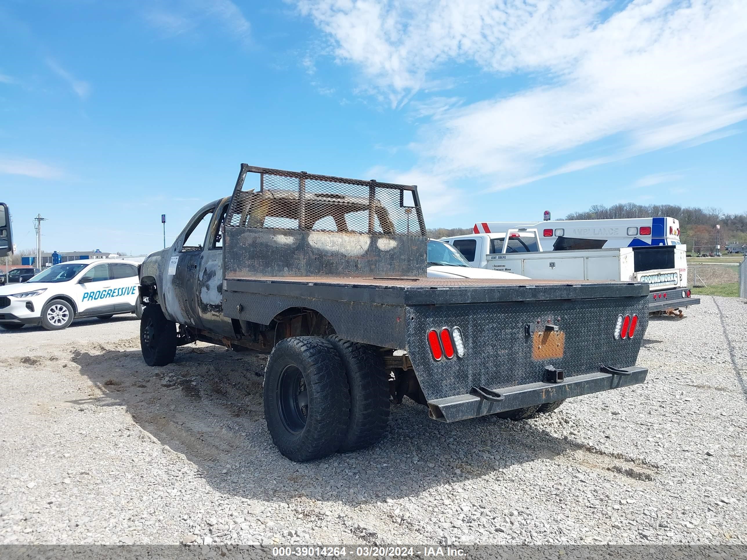 Photo 2 VIN: 1GCJK33667F559656 - CHEVROLET SILVERADO 