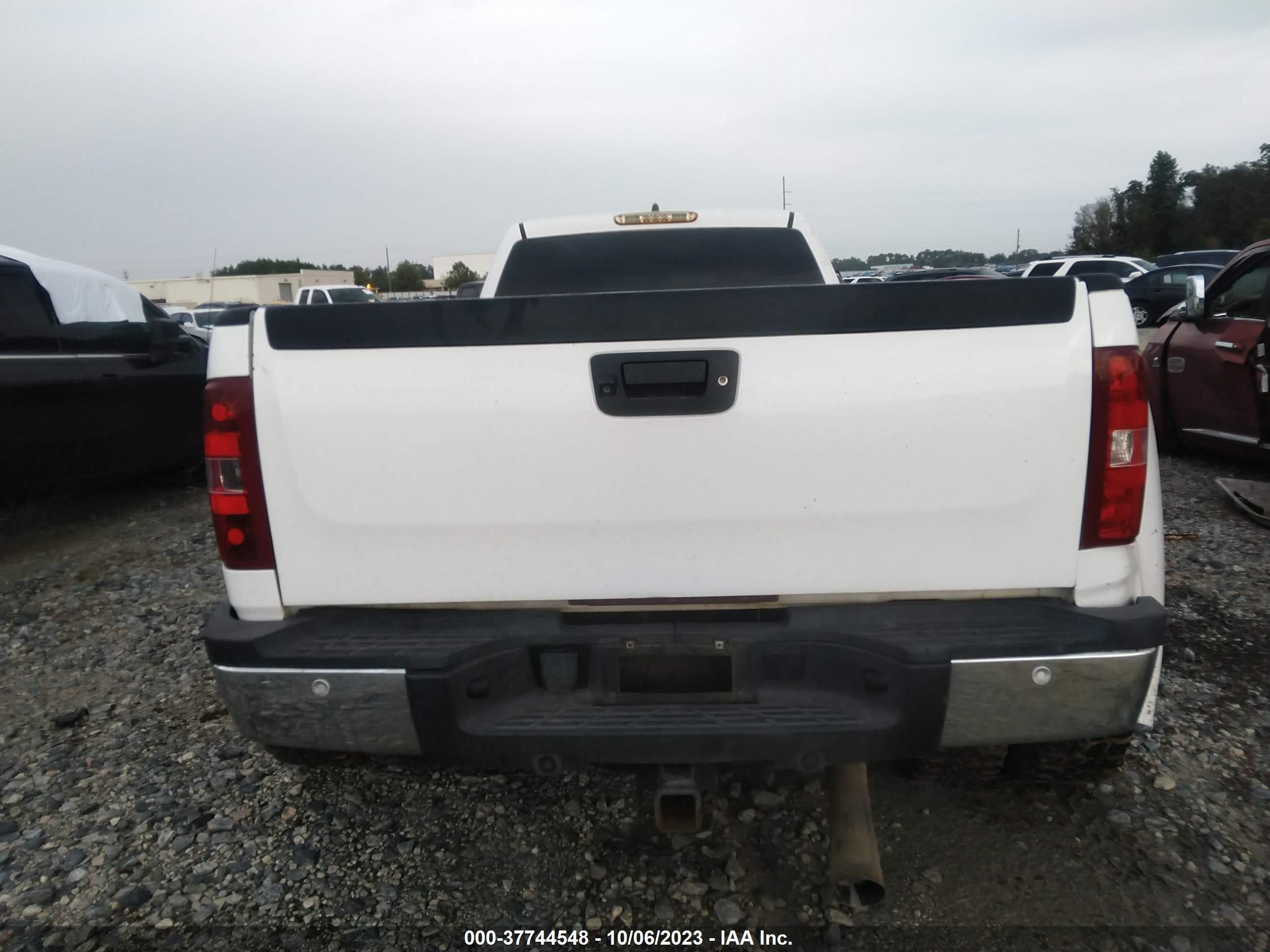 Photo 7 VIN: 1GCJK33698F171435 - CHEVROLET SILVERADO 