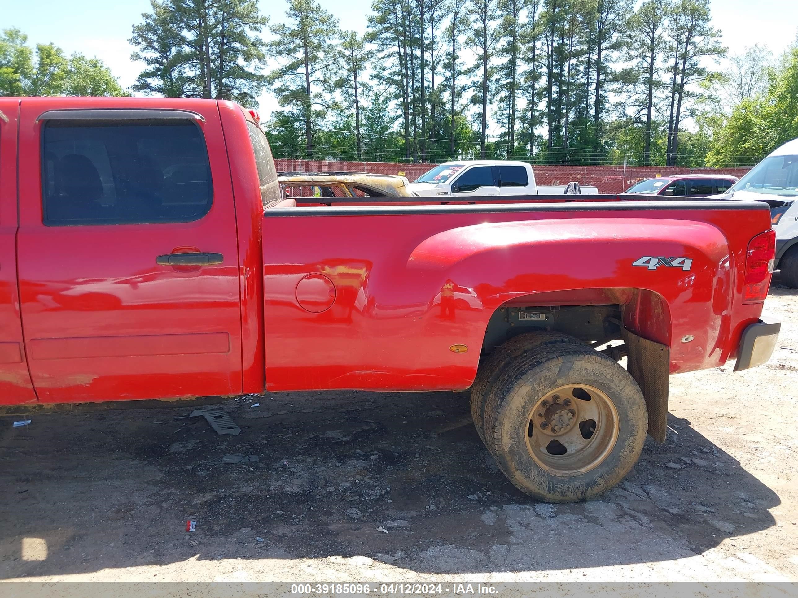 Photo 11 VIN: 1GCJK336X8F147709 - CHEVROLET SILVERADO 