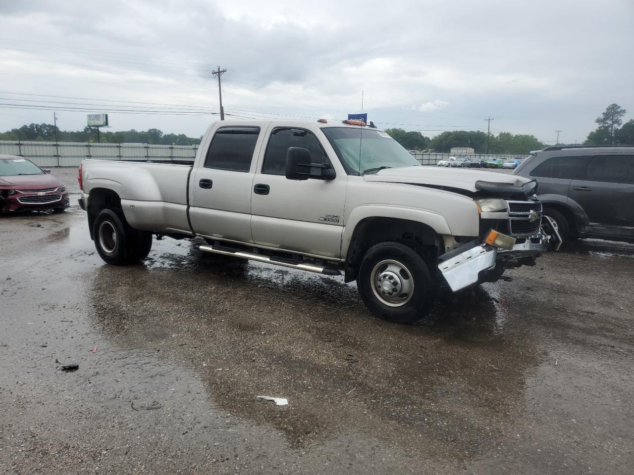 Photo 3 VIN: 1GCJK33D46F264844 - CHEVROLET SILVERADO 