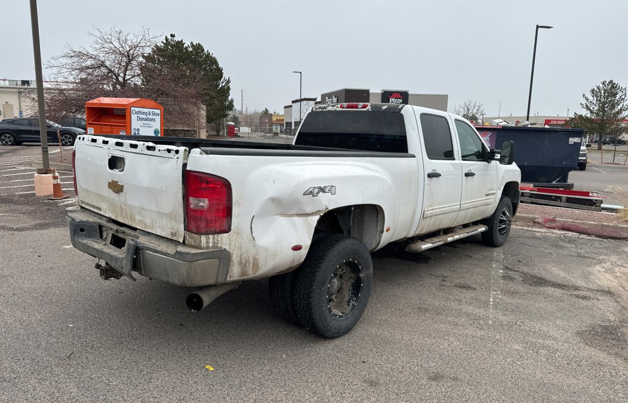 Photo 3 VIN: 1GCJK83679F188801 - CHEVROLET SILVERADO 