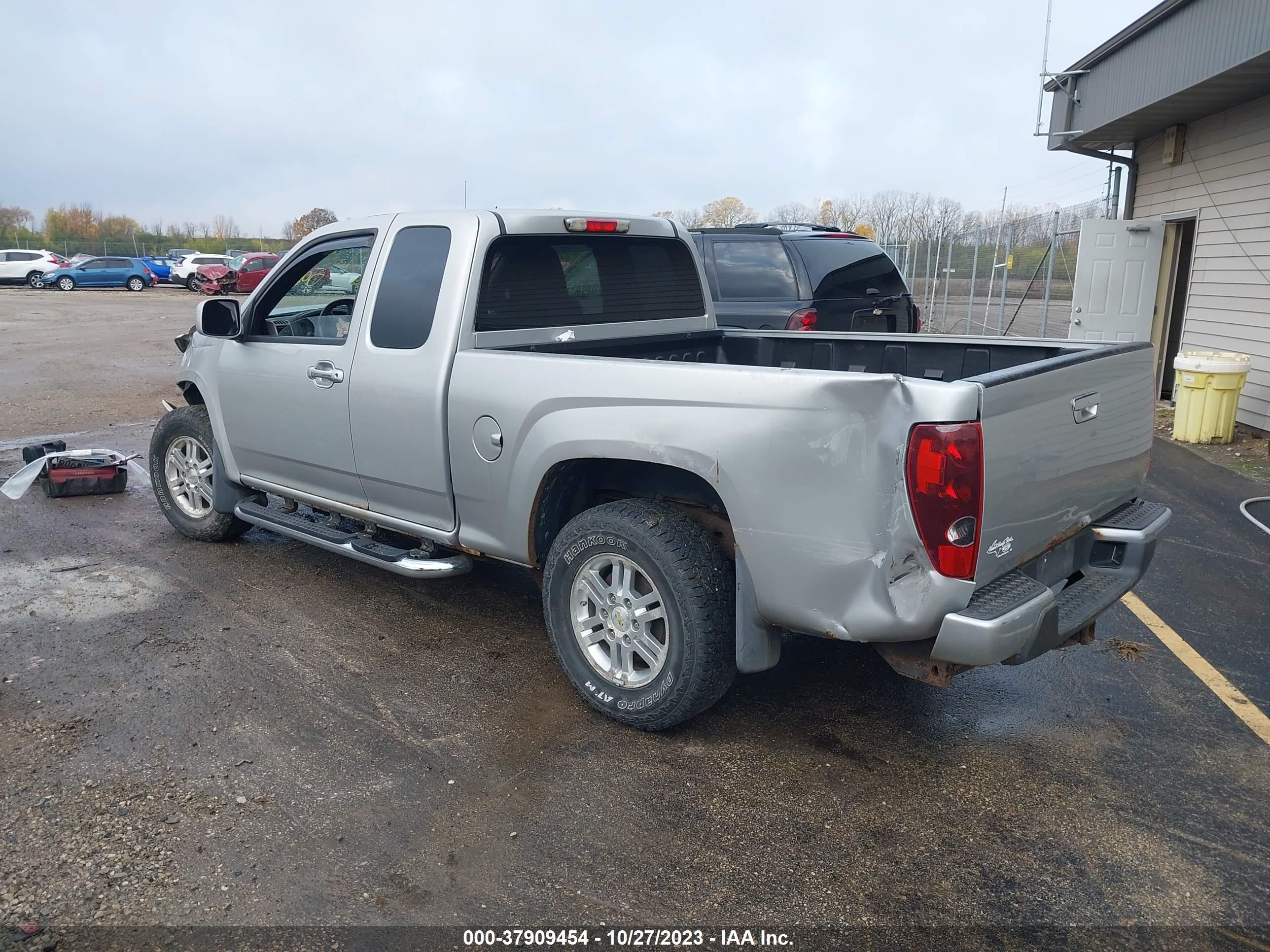 Photo 2 VIN: 1GCJTCF93B8109057 - CHEVROLET COLORADO 