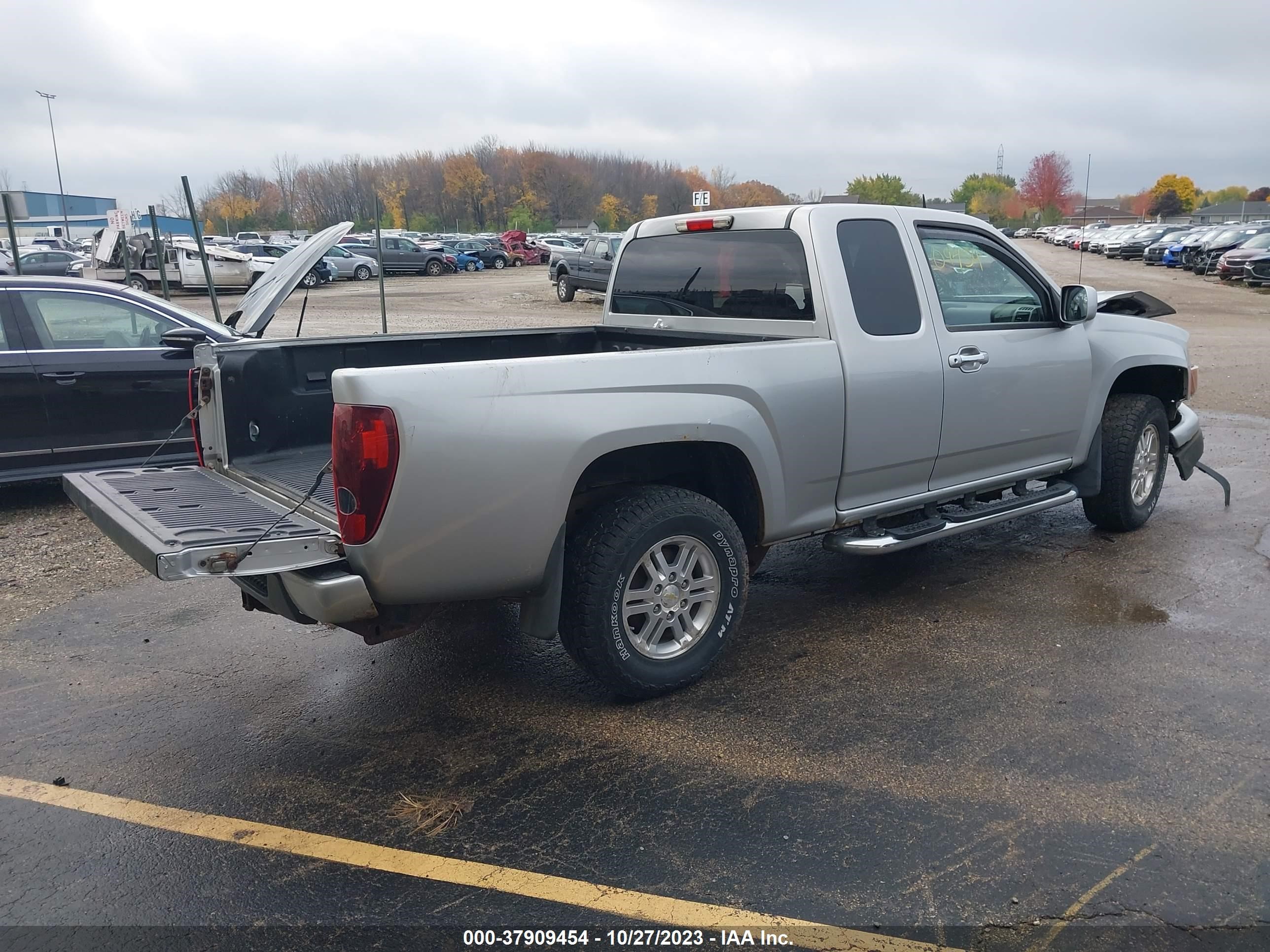 Photo 3 VIN: 1GCJTCF93B8109057 - CHEVROLET COLORADO 