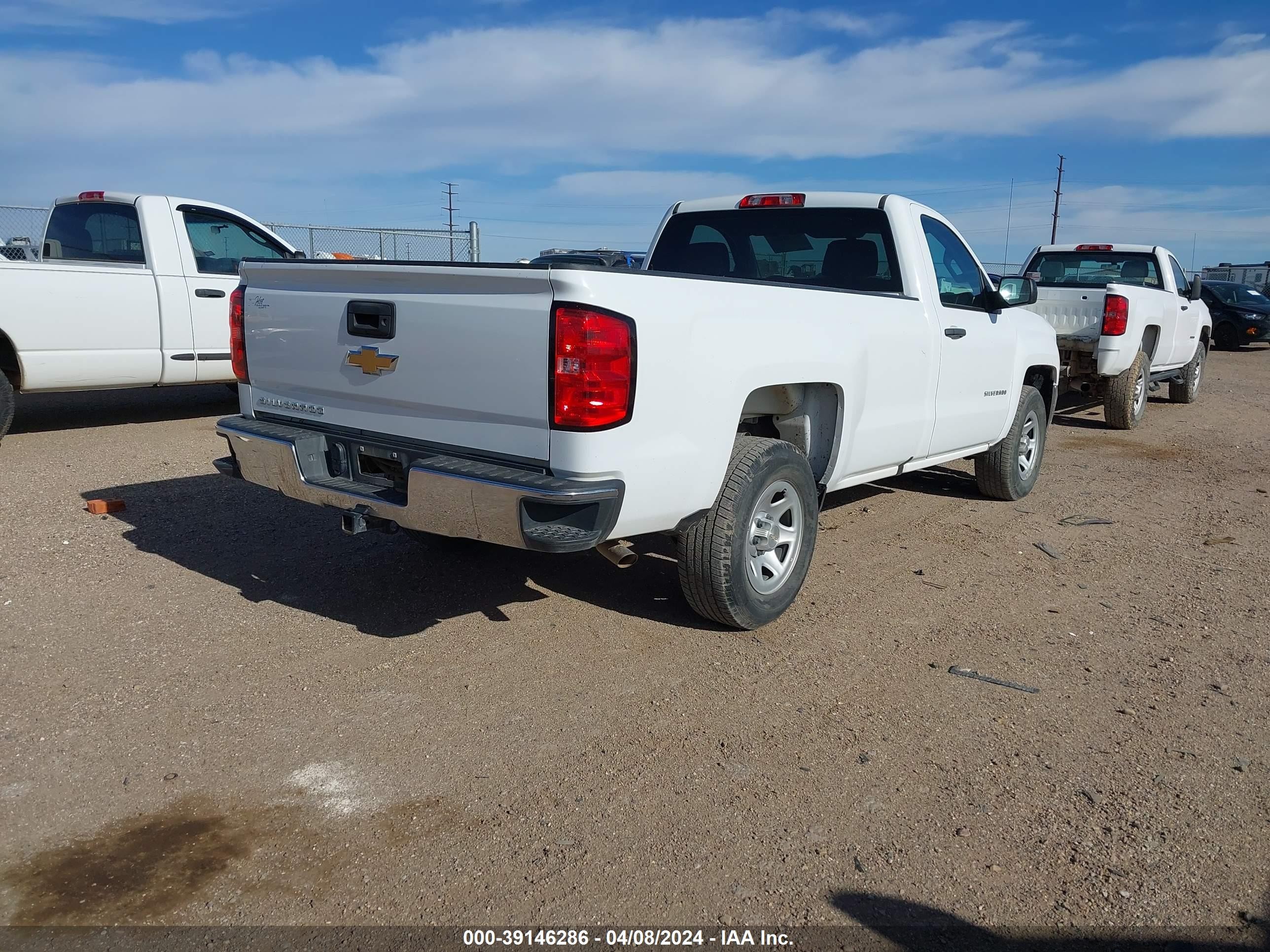 Photo 3 VIN: 1GCNCNEC1JZ274477 - CHEVROLET SILVERADO 