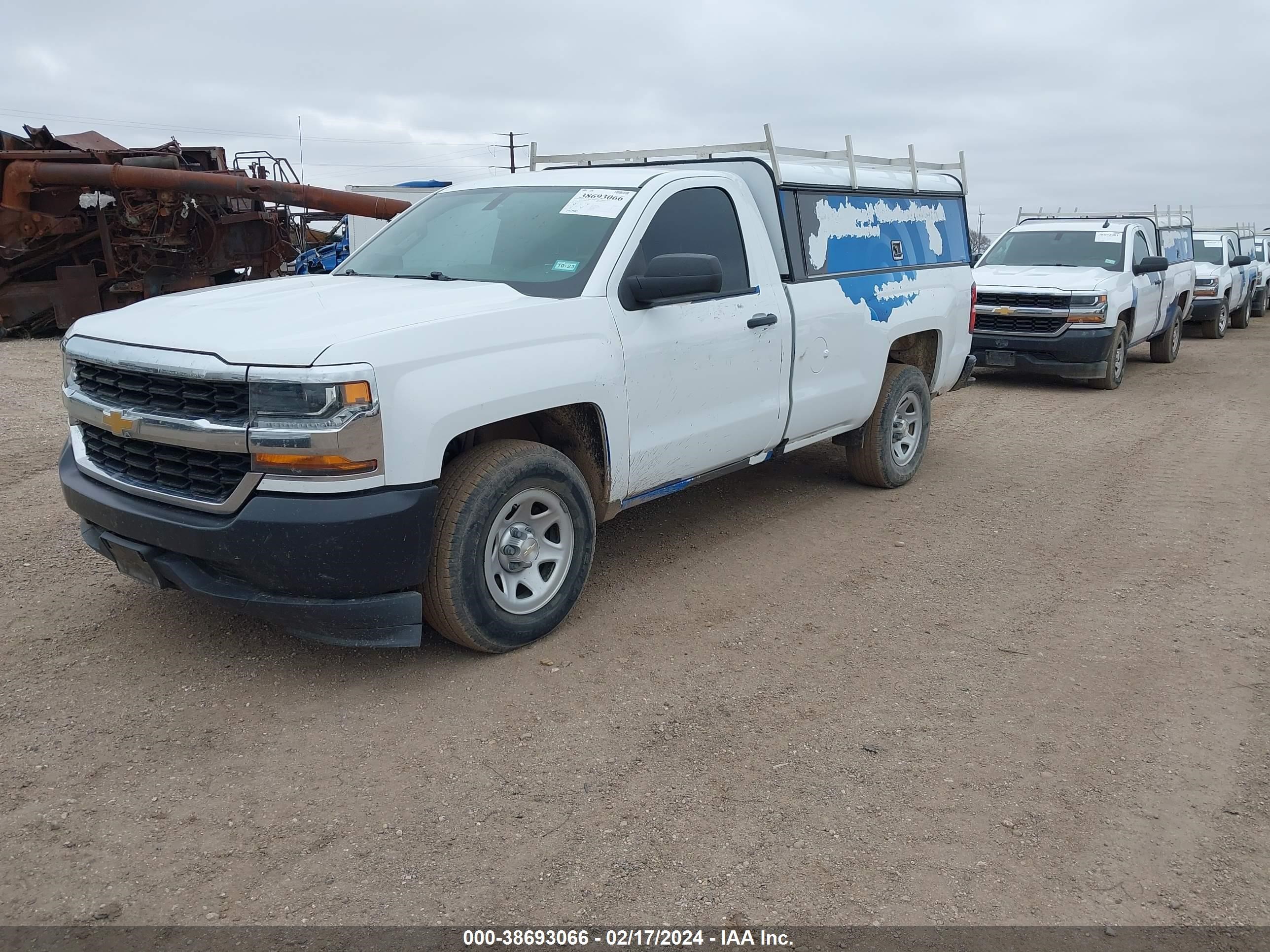 Photo 1 VIN: 1GCNCNEC9JZ131969 - CHEVROLET SILVERADO 