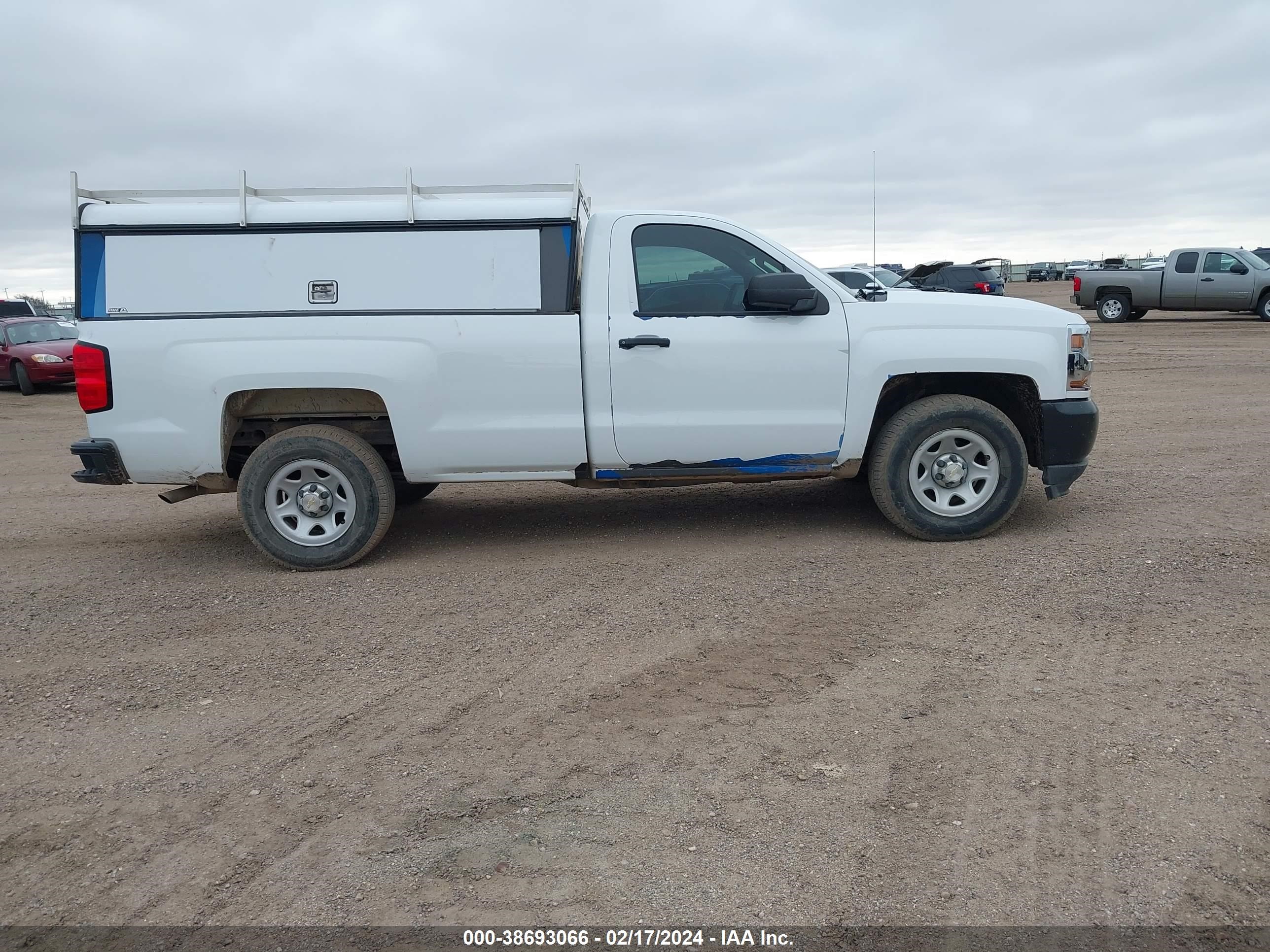 Photo 12 VIN: 1GCNCNEC9JZ131969 - CHEVROLET SILVERADO 