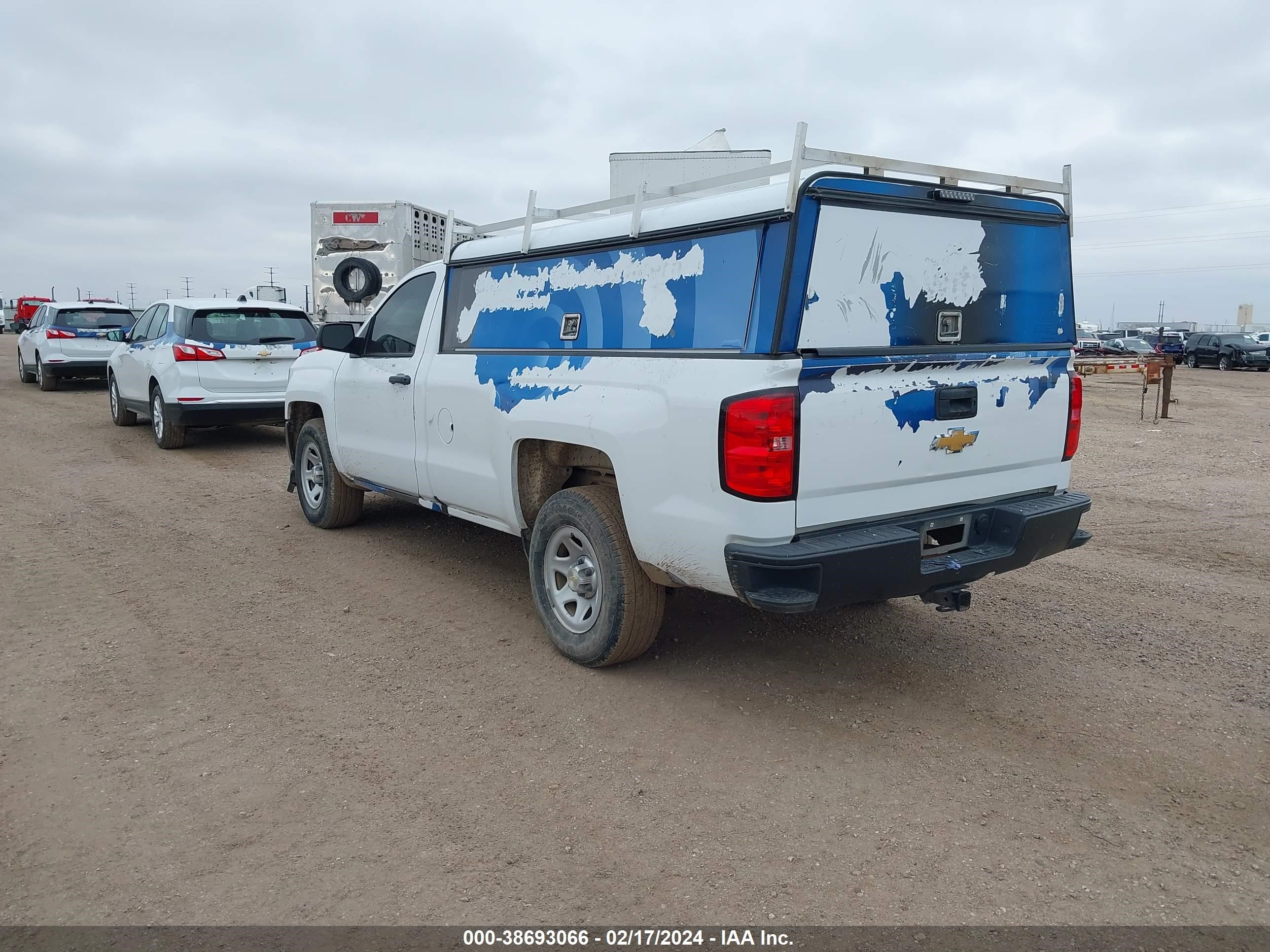 Photo 2 VIN: 1GCNCNEC9JZ131969 - CHEVROLET SILVERADO 