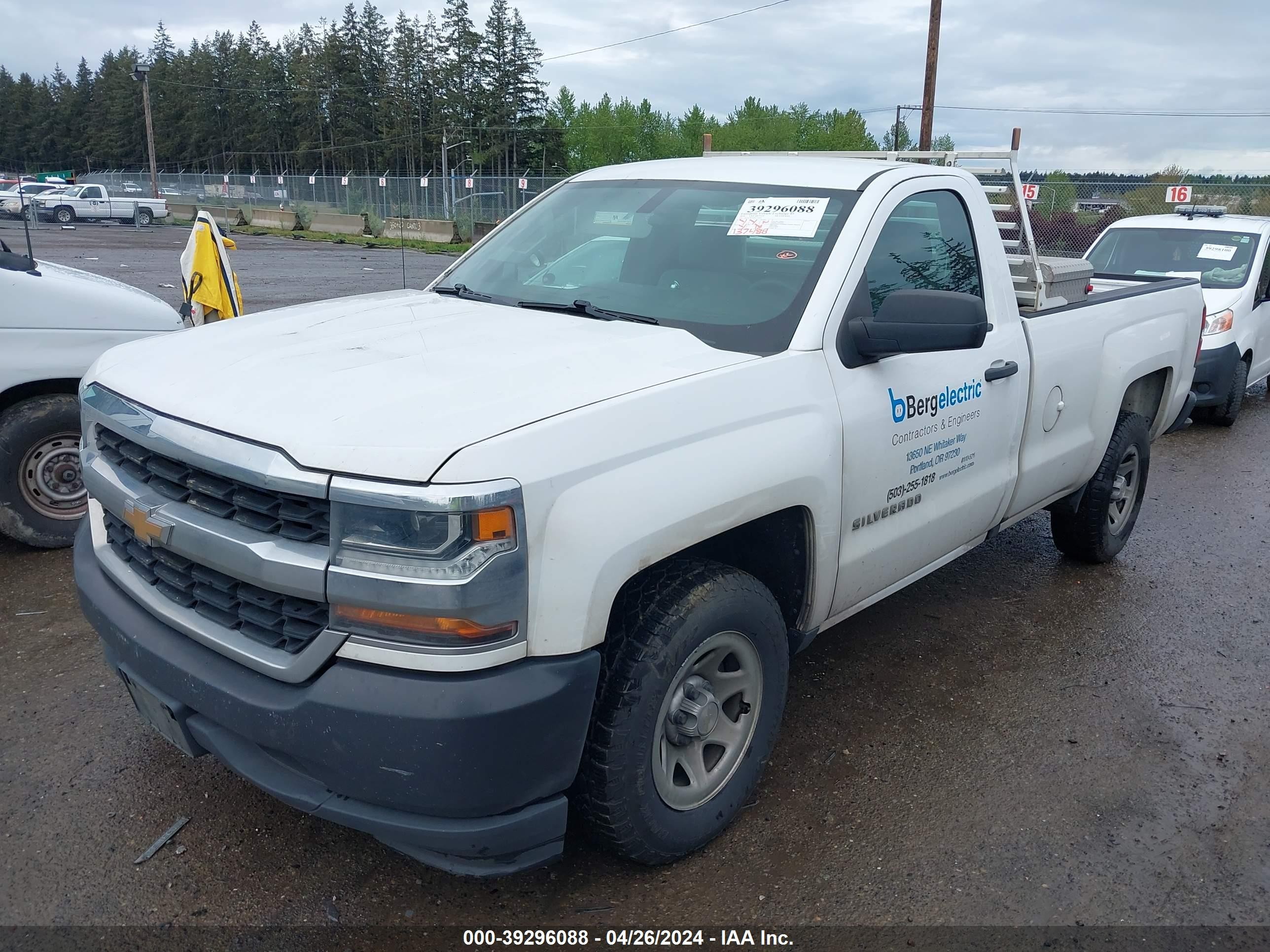 Photo 1 VIN: 1GCNCNEH3JZ121692 - CHEVROLET SILVERADO 