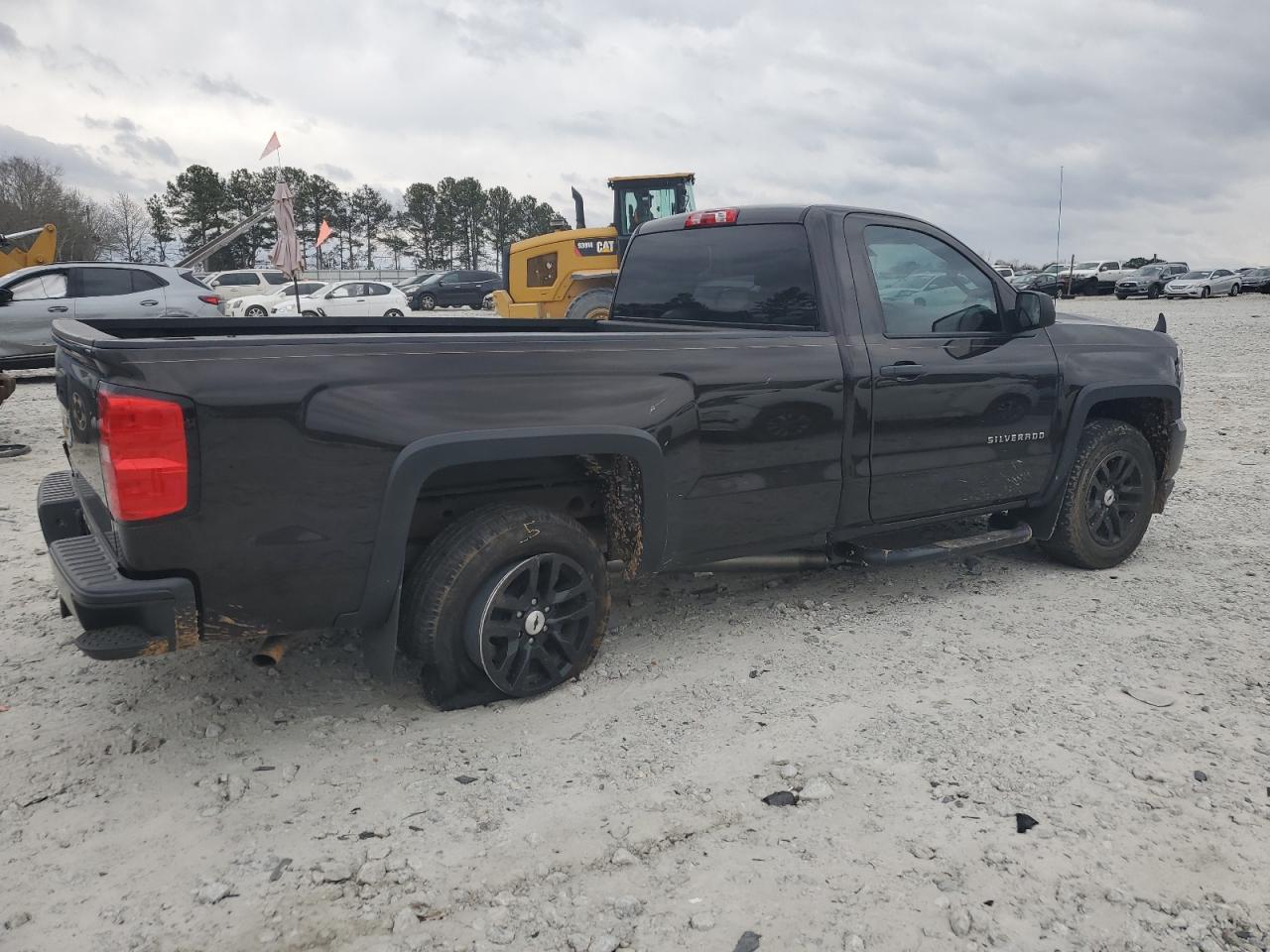 Photo 2 VIN: 1GCNCNEH6JZ304438 - CHEVROLET SILVERADO 