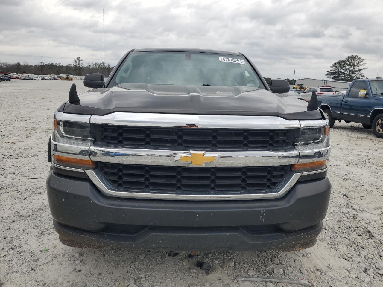 Photo 4 VIN: 1GCNCNEH6JZ304438 - CHEVROLET SILVERADO 