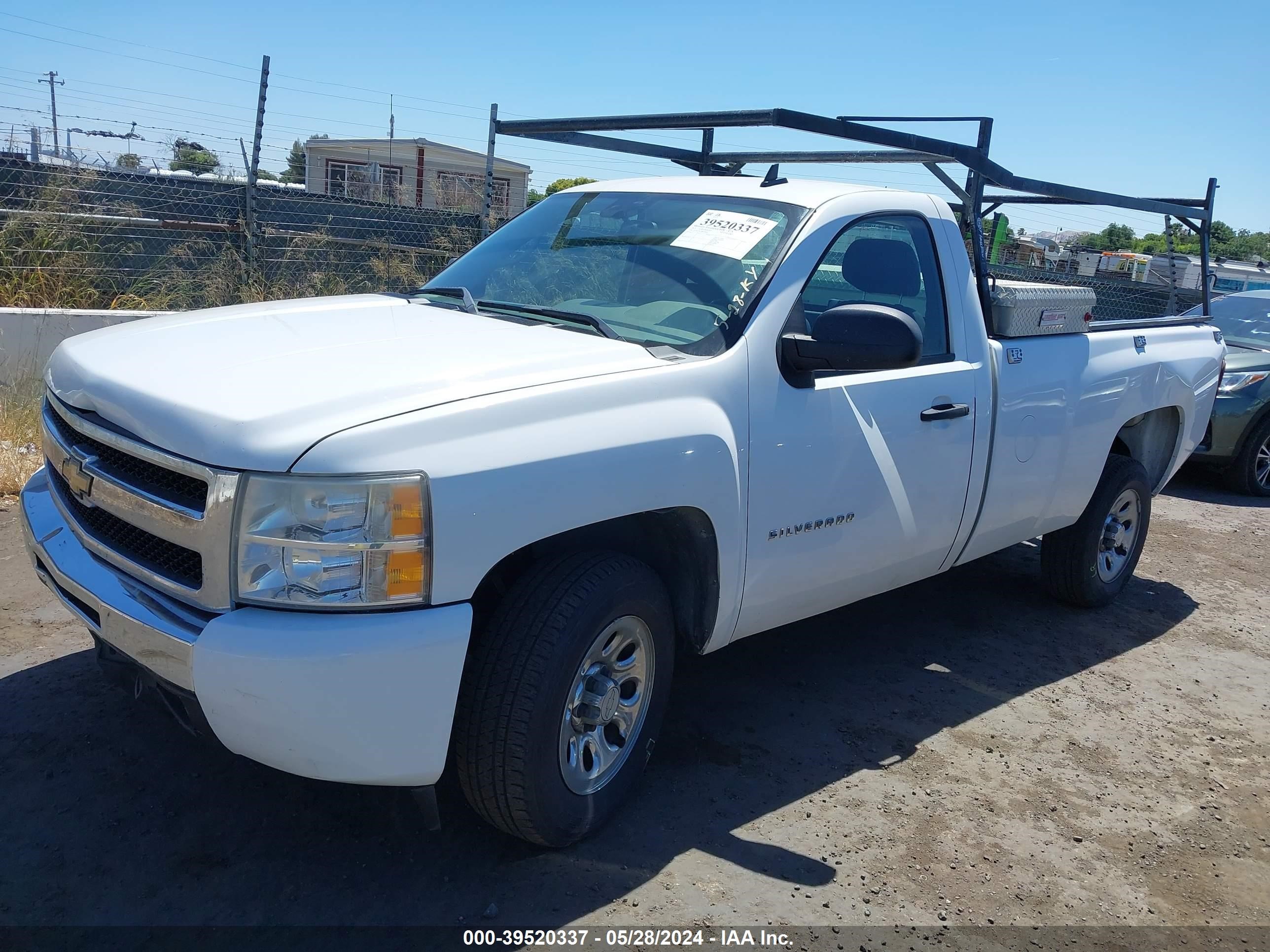 Photo 1 VIN: 1GCNCPEA4BZ126481 - CHEVROLET SILVERADO 