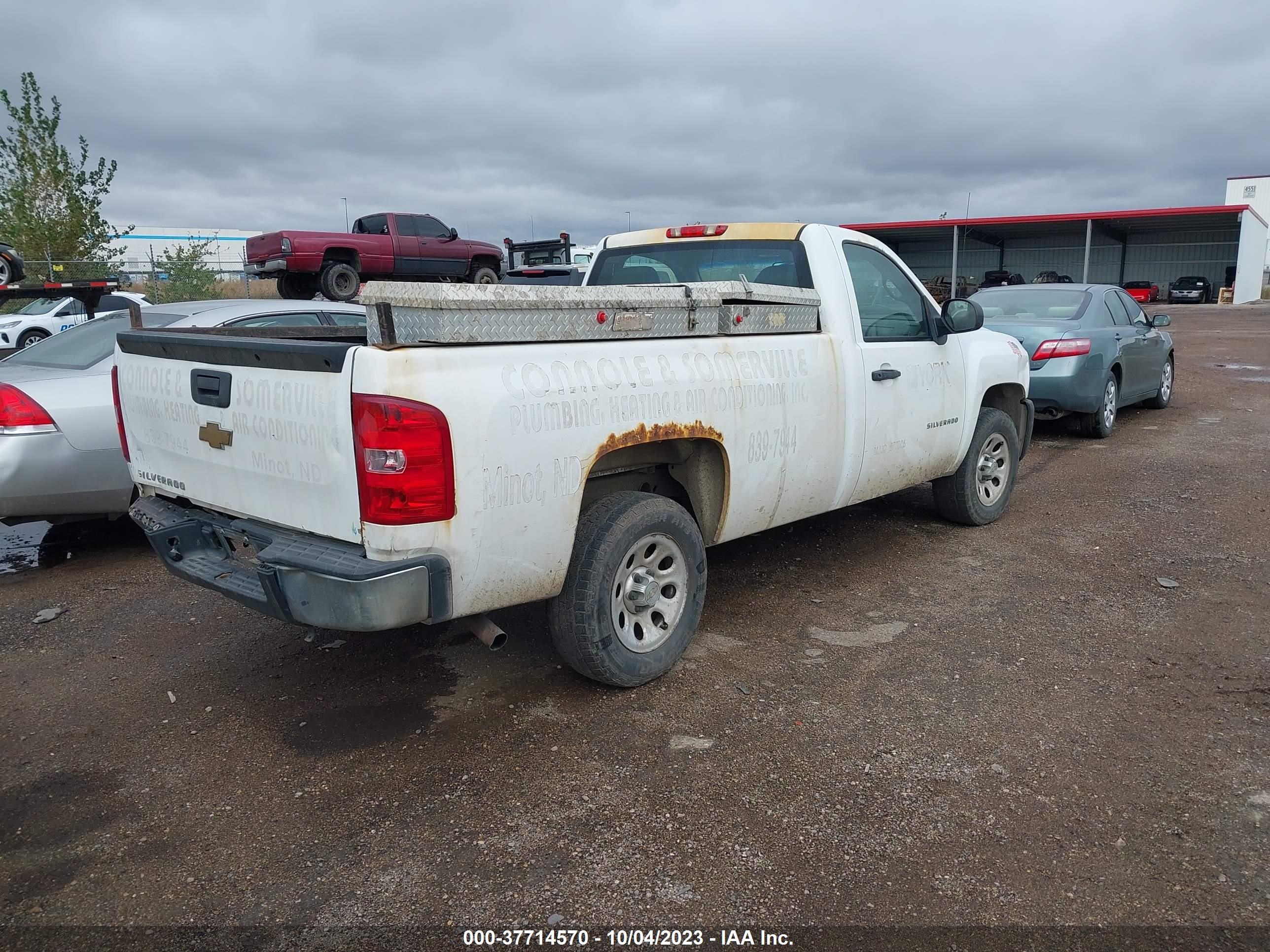 Photo 3 VIN: 1GCNCPEX2BZ211341 - CHEVROLET SILVERADO 