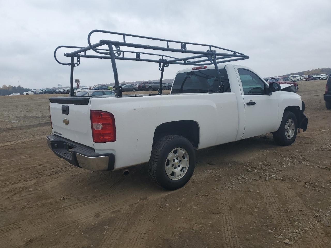 Photo 2 VIN: 1GCNCPEX5BZ262607 - CHEVROLET SILVERADO 