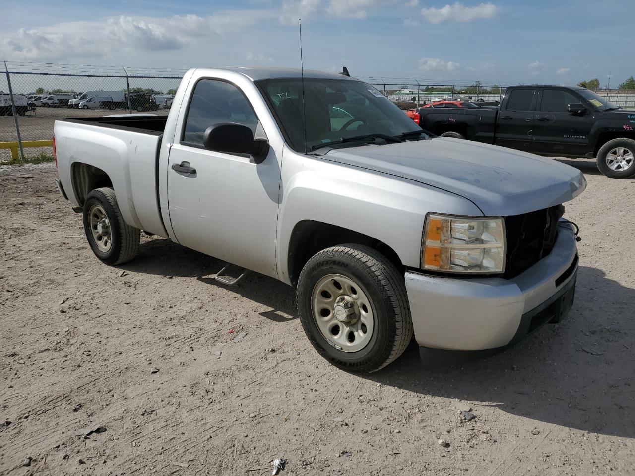 Photo 3 VIN: 1GCNCPEX6BZ260932 - CHEVROLET SILVERADO 