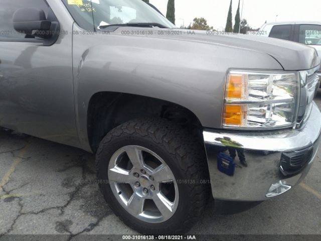 Photo 5 VIN: 1GCNCSE02DZ171660 - CHEVROLET SILVERADO 1500 