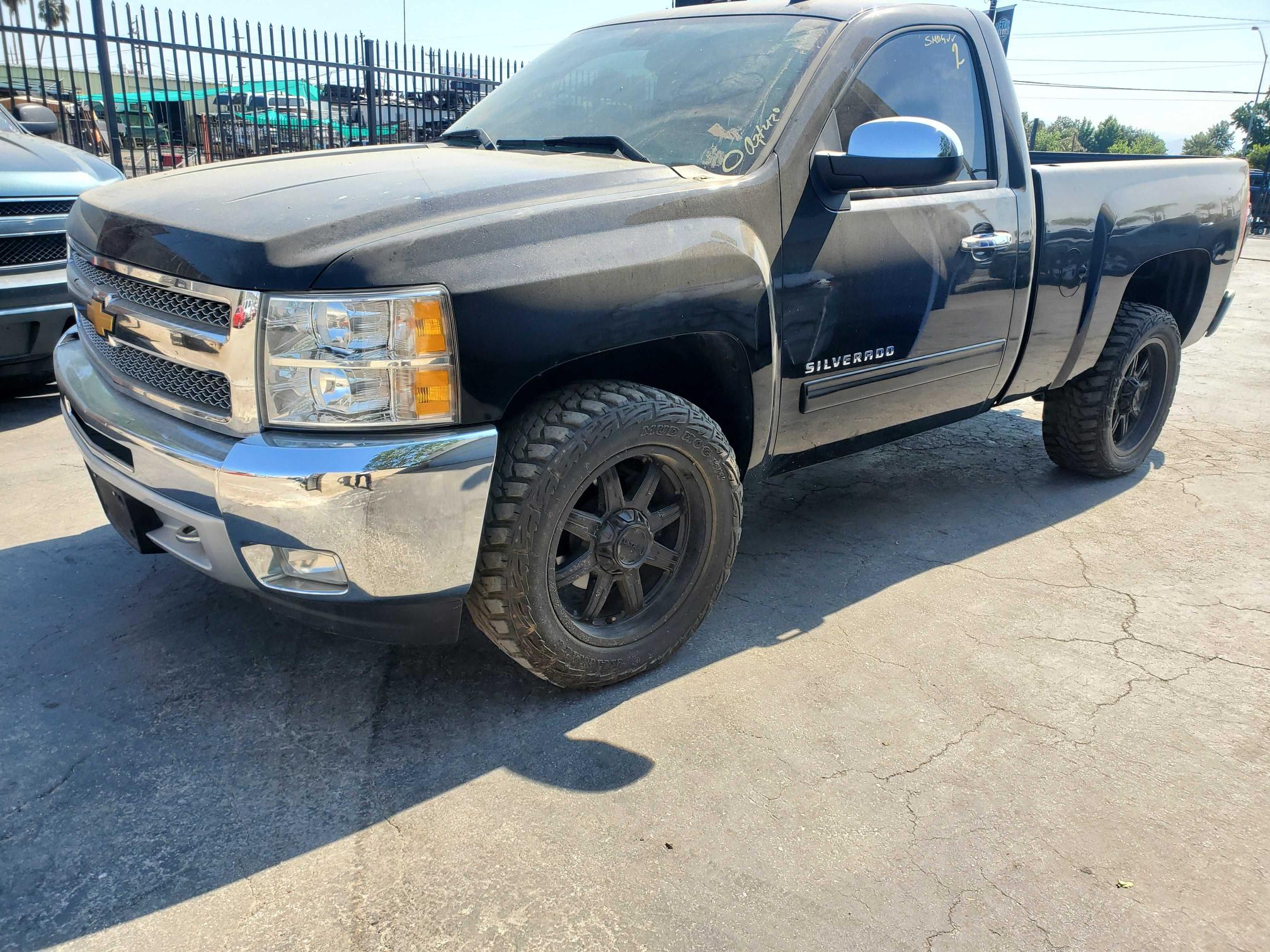 Photo 1 VIN: 1GCNCSE02DZ189124 - CHEVROLET SILVERADO 