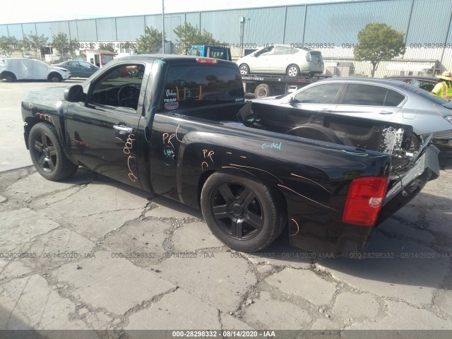 Photo 2 VIN: 1GCNCSE03CZ300150 - CHEVROLET SILVERADO 1500 